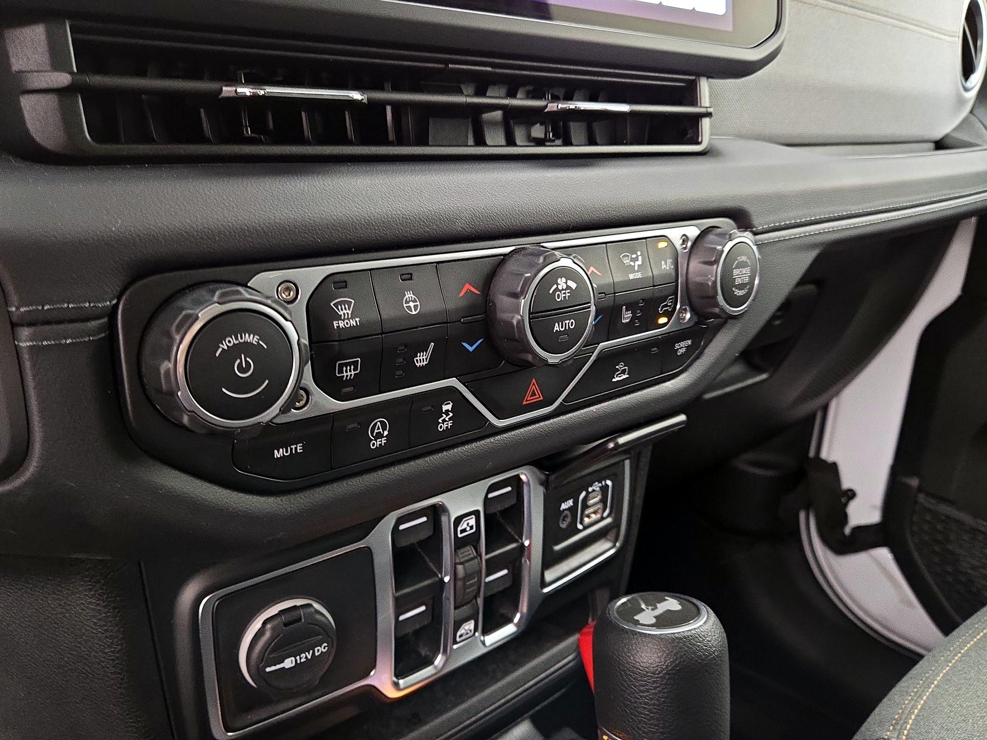 Thumbnail: 2025 Jeep Wrangler - 16