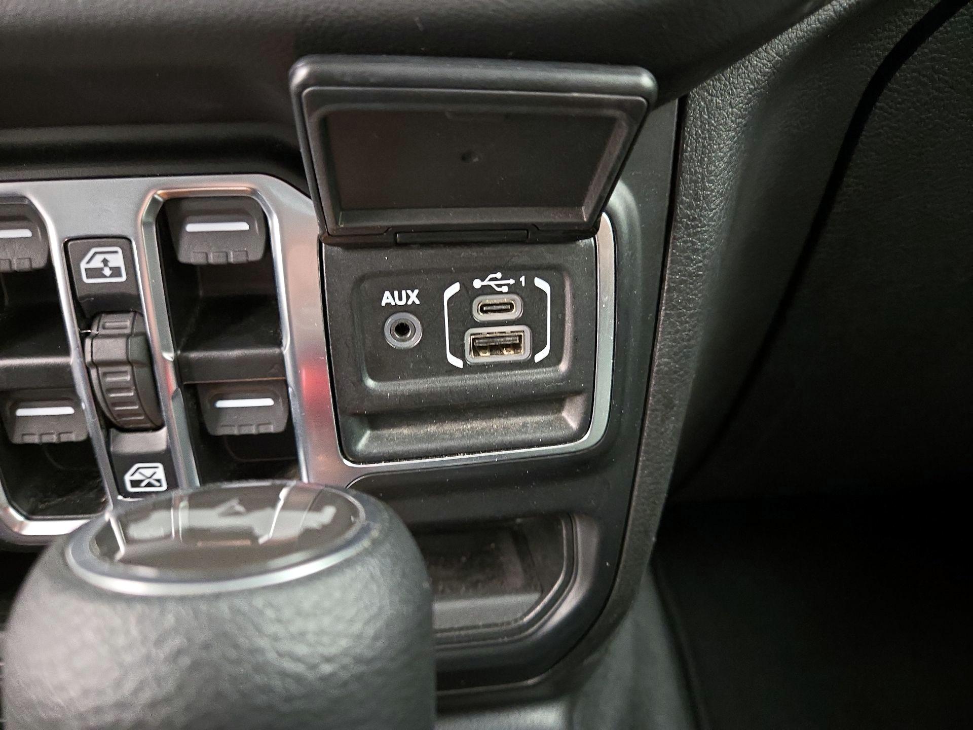 Thumbnail: 2025 Jeep Wrangler - 18