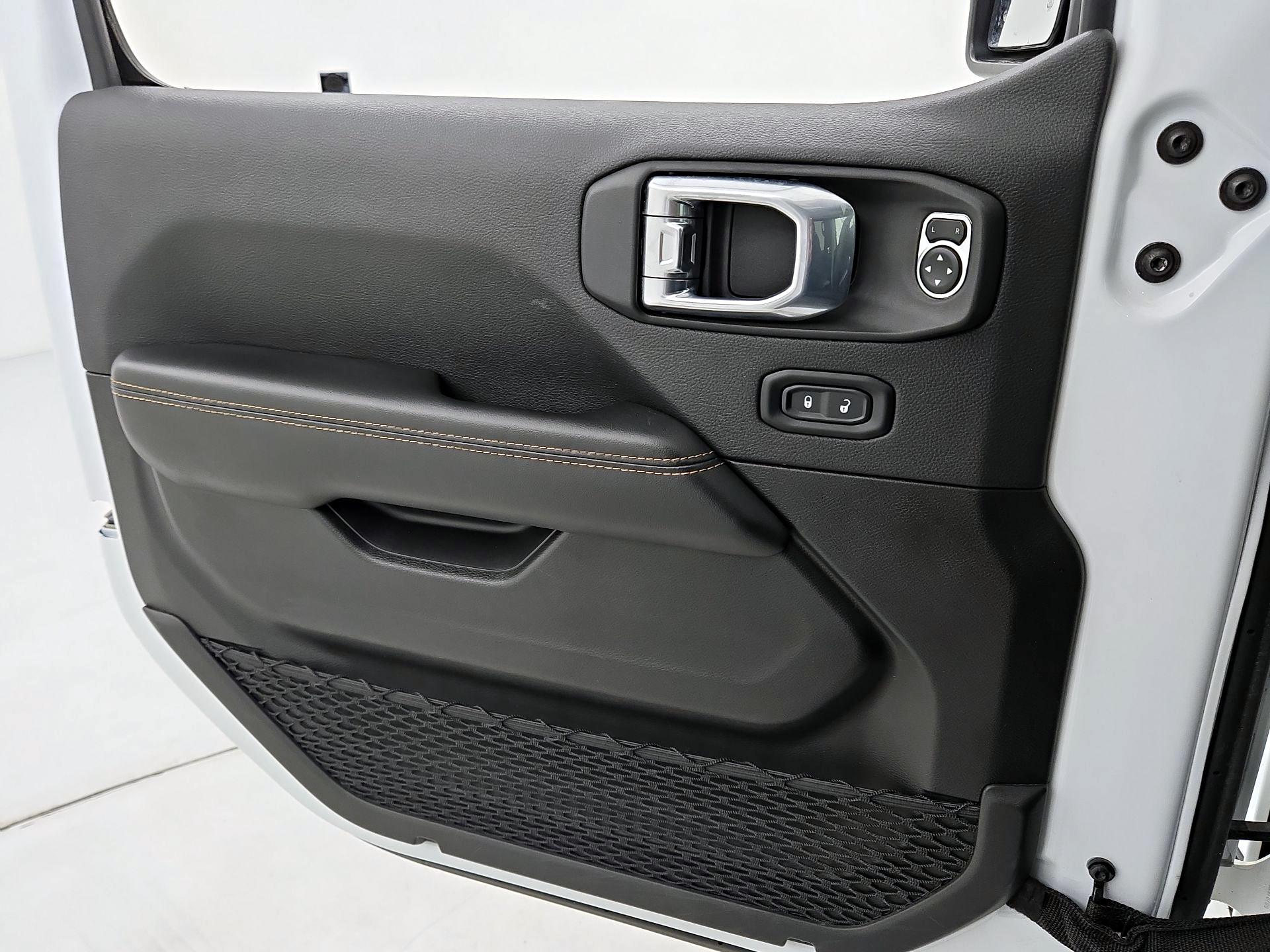 Thumbnail: 2025 Jeep Wrangler - 12