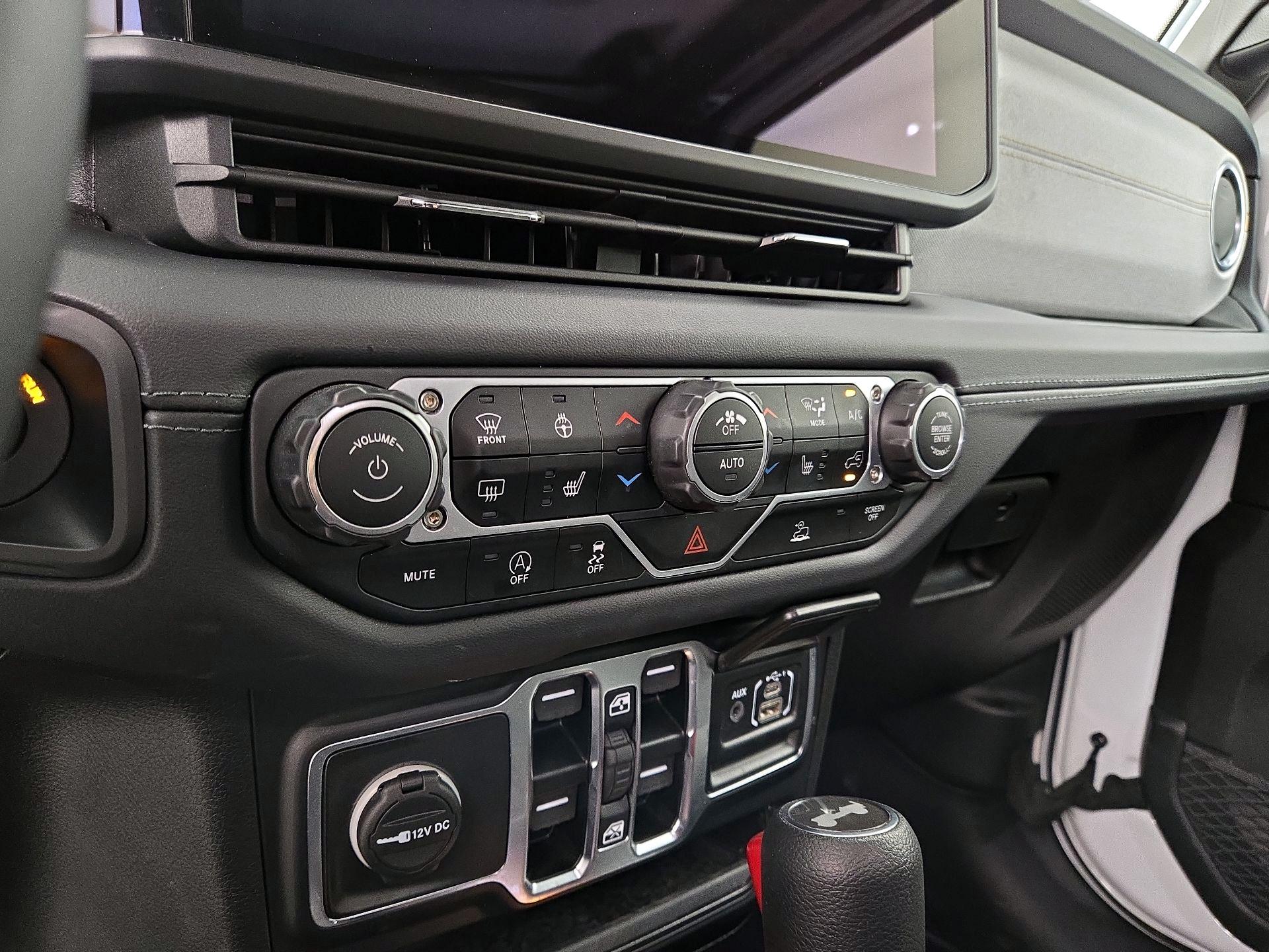 Thumbnail: 2025 Jeep Wrangler - 16