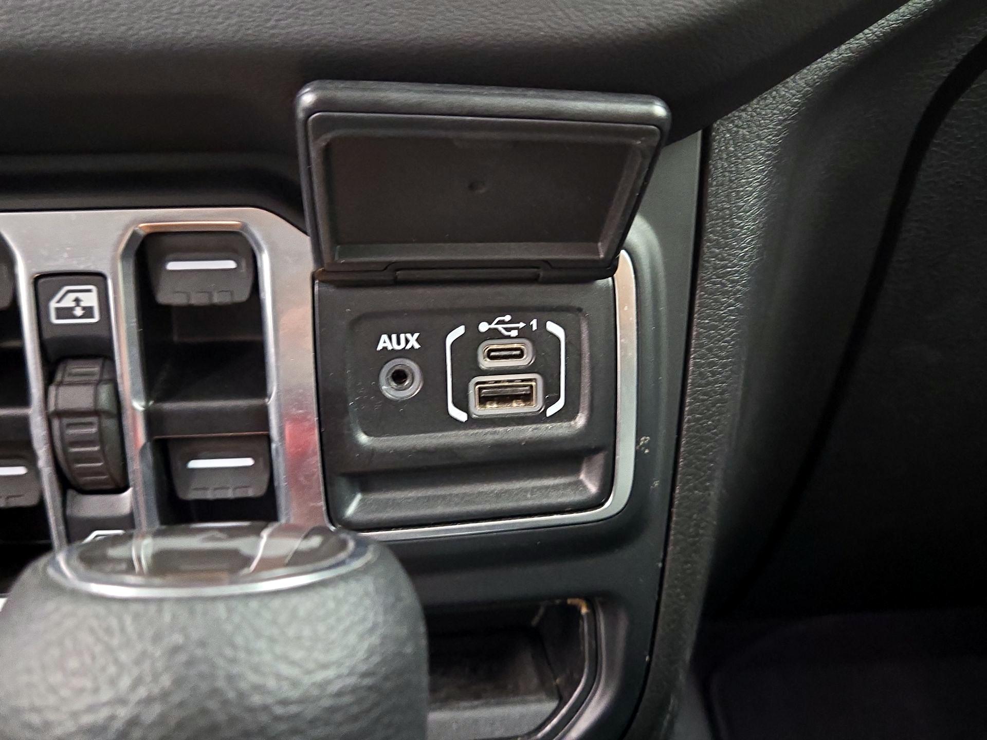 Thumbnail: 2025 Jeep Wrangler - 18