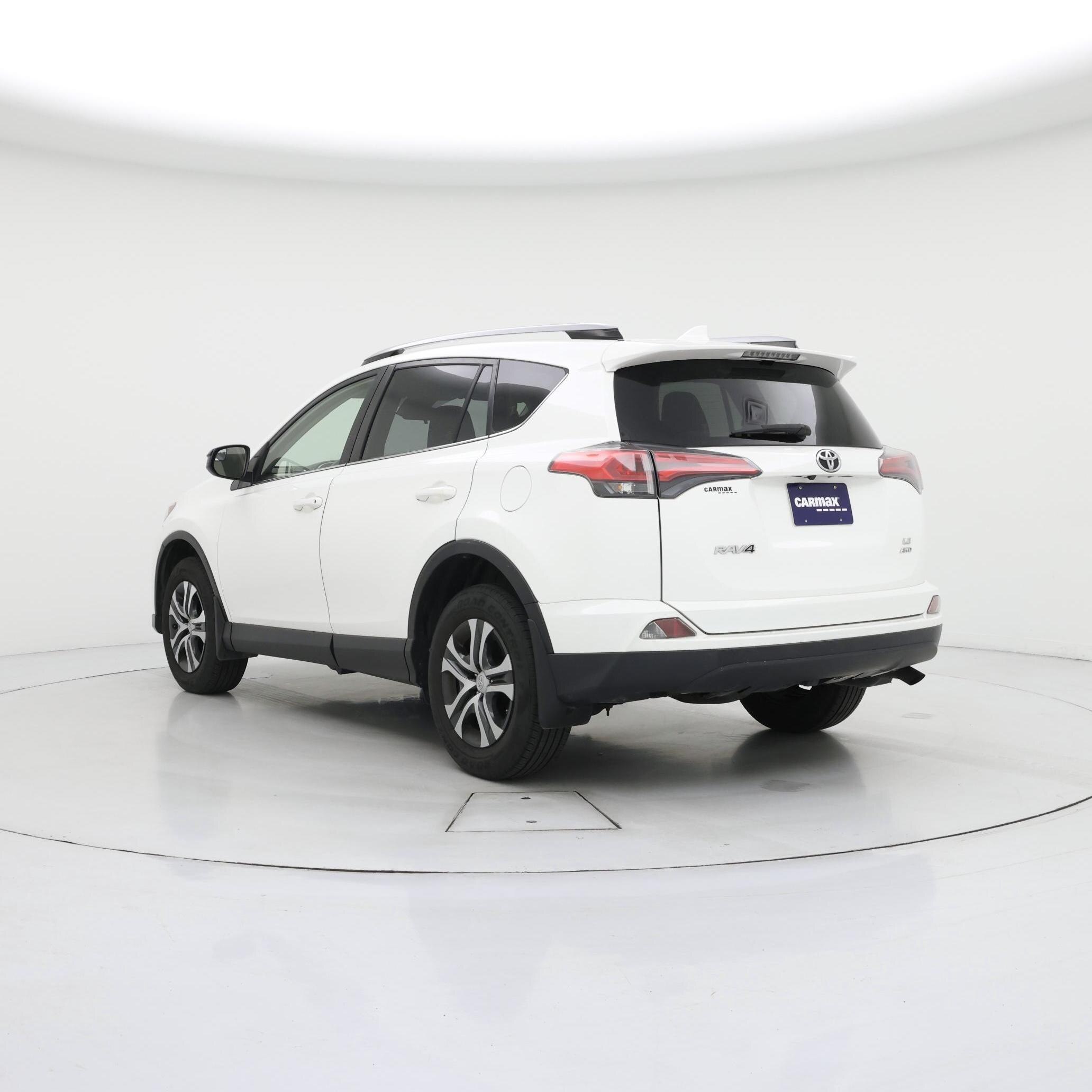 Thumbnail: 2017 Toyota RAV4 - 2