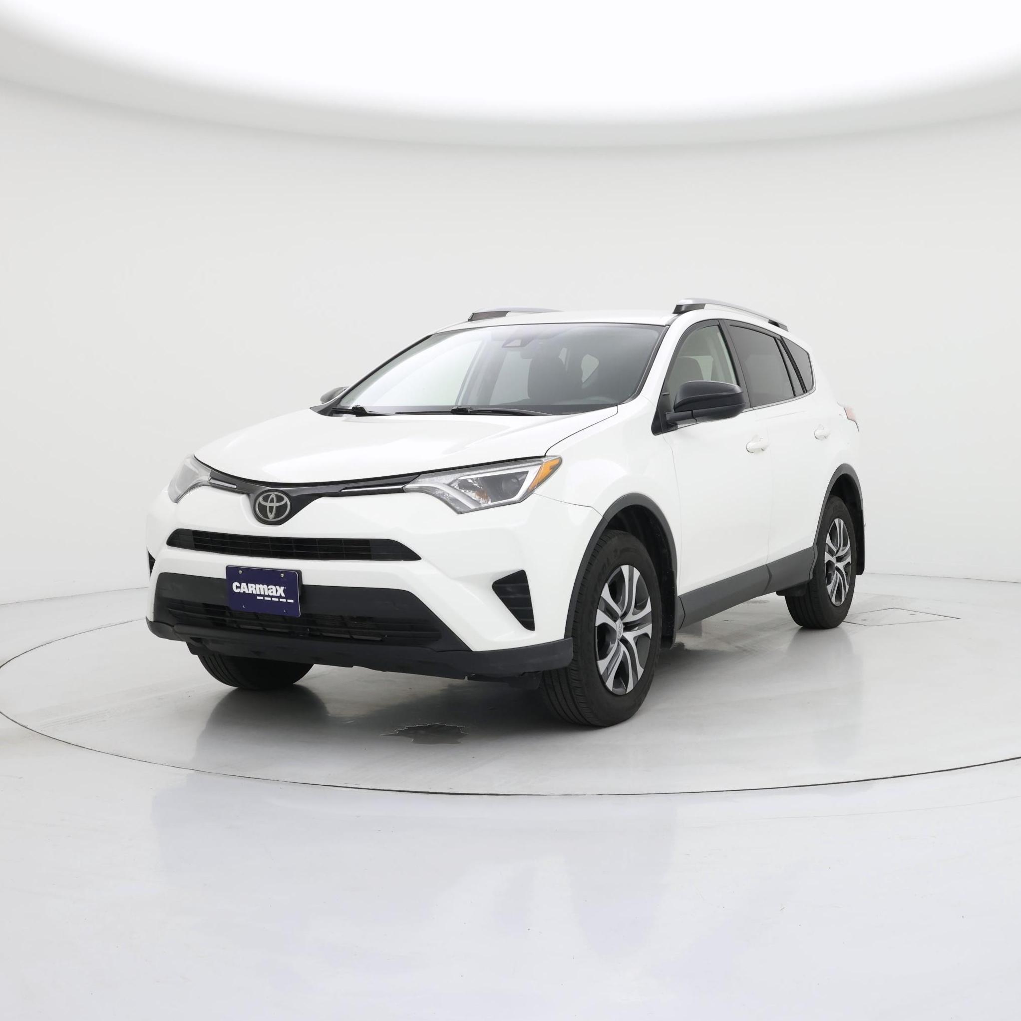 Thumbnail: 2017 Toyota RAV4 - 4