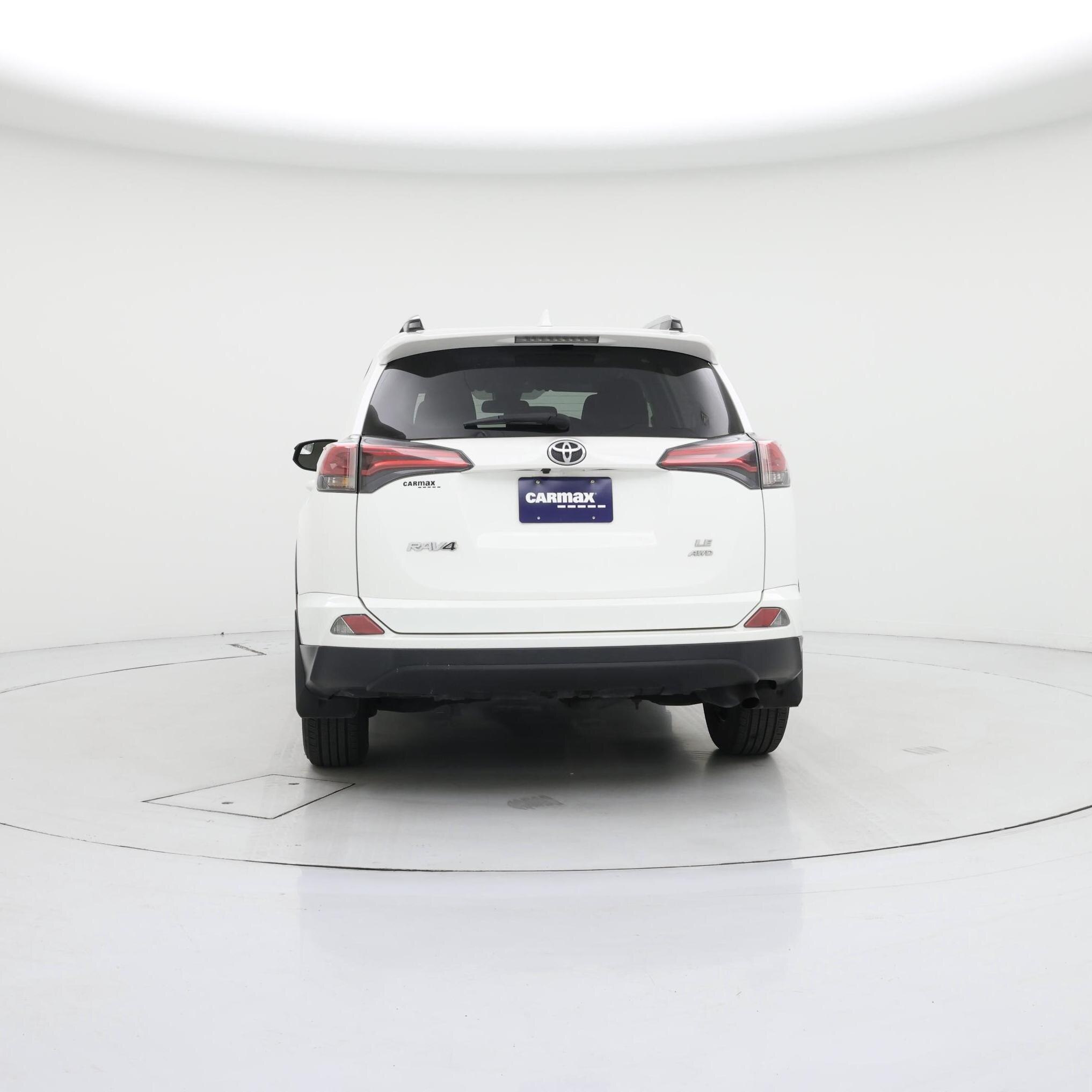 Thumbnail: 2017 Toyota RAV4 - 6