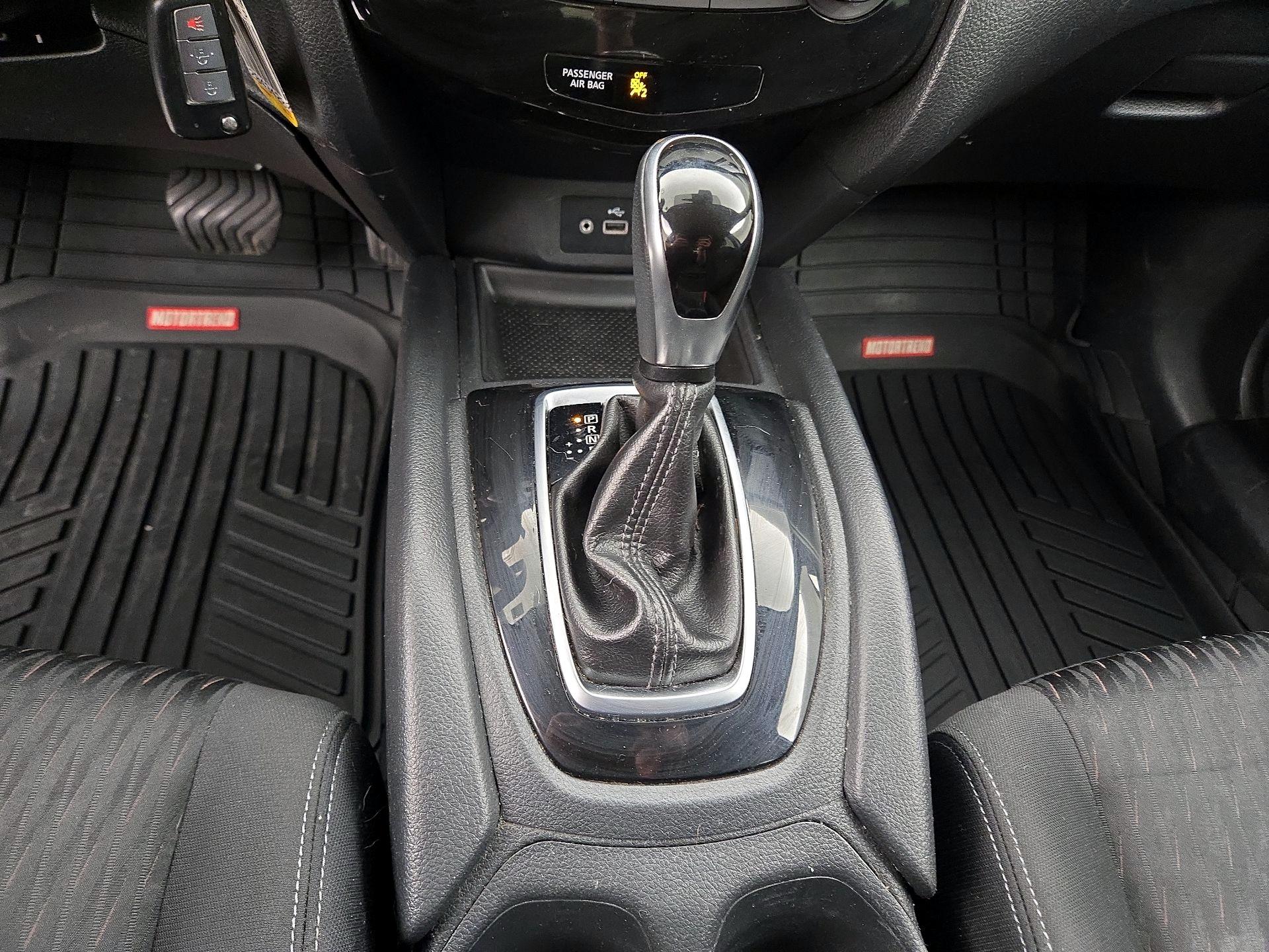 Thumbnail: 2020 Nissan Rogue - 17