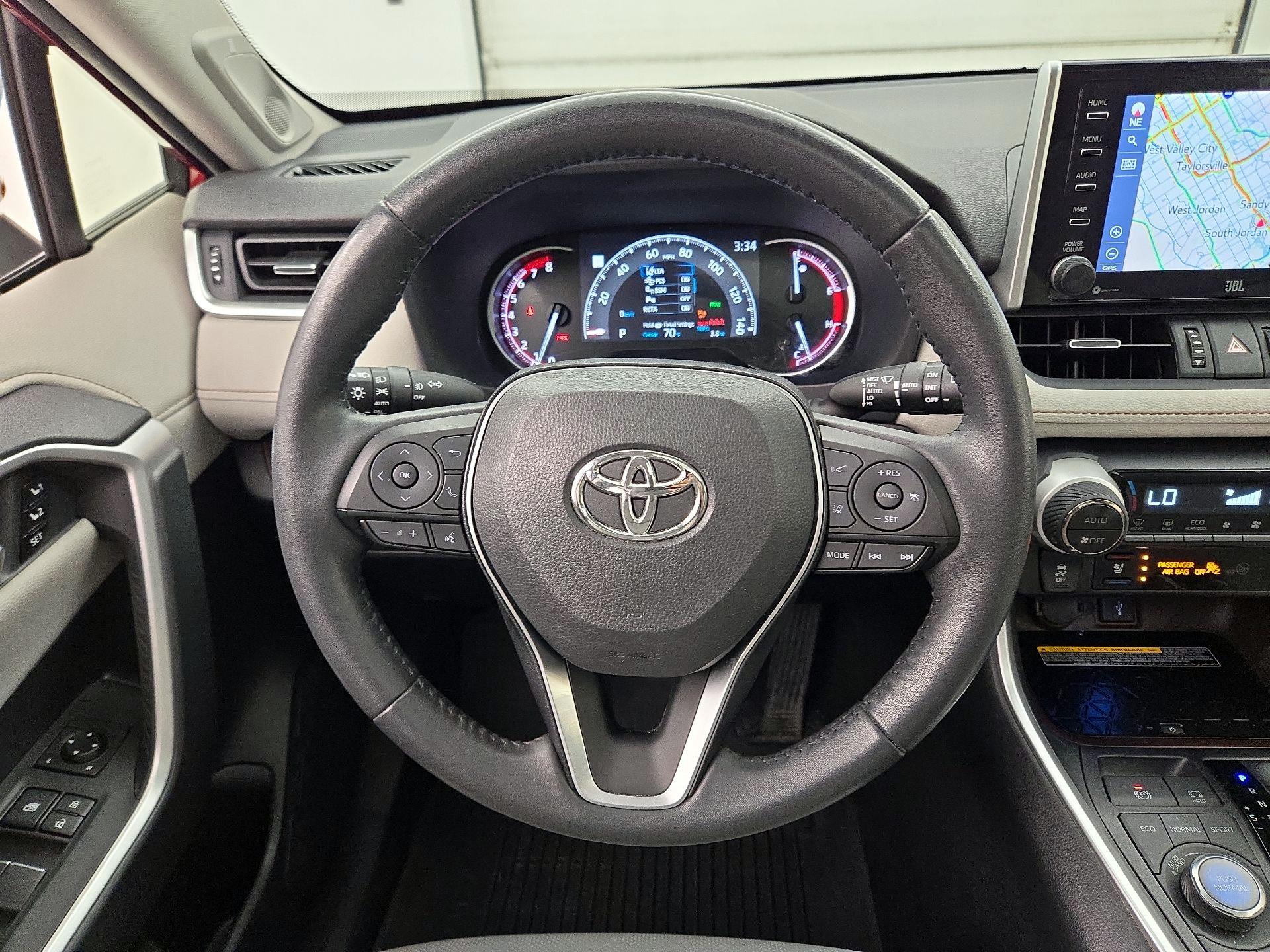 Thumbnail: 2021 Toyota RAV4 - 10