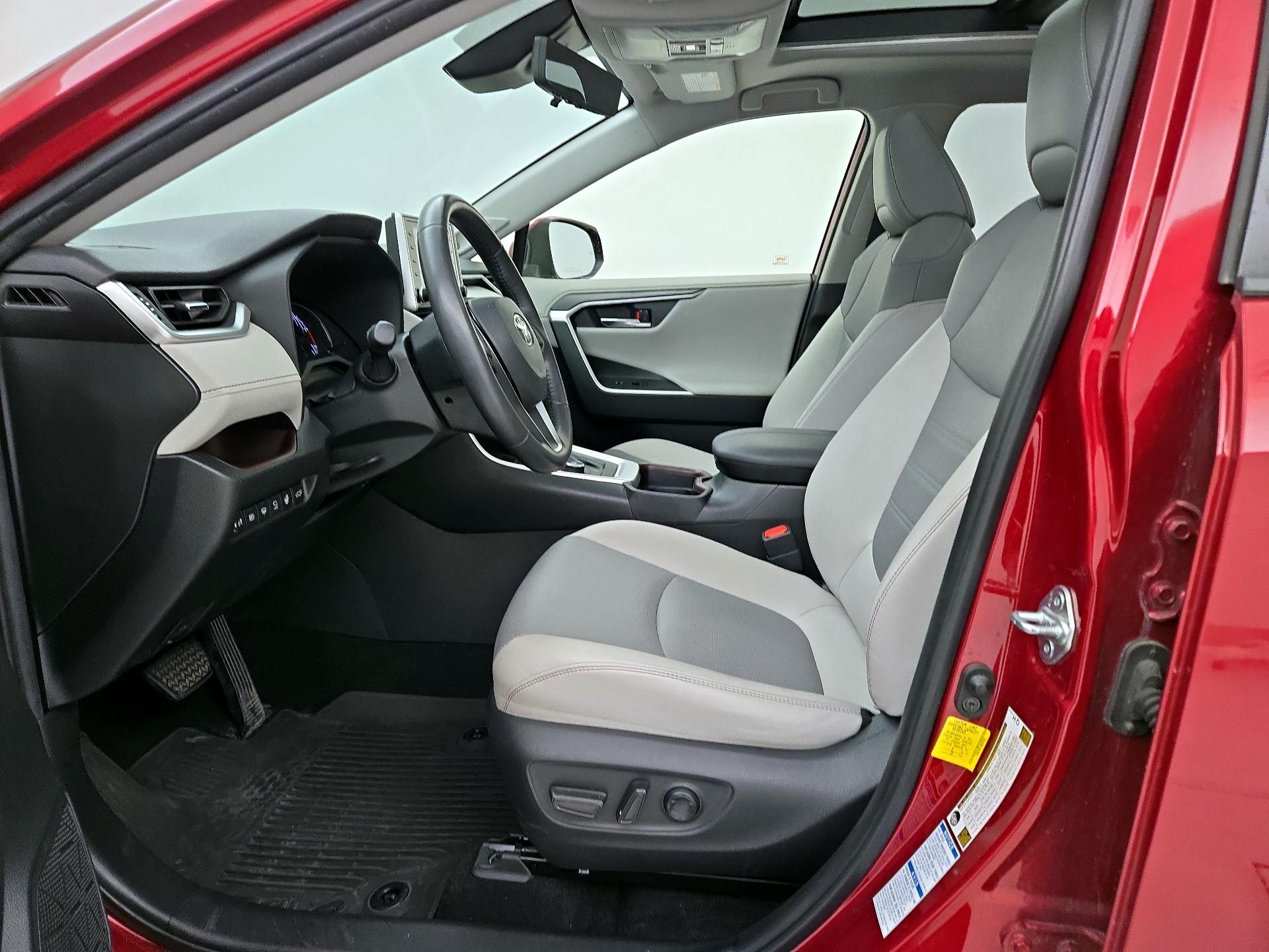 Thumbnail: 2021 Toyota RAV4 - 11