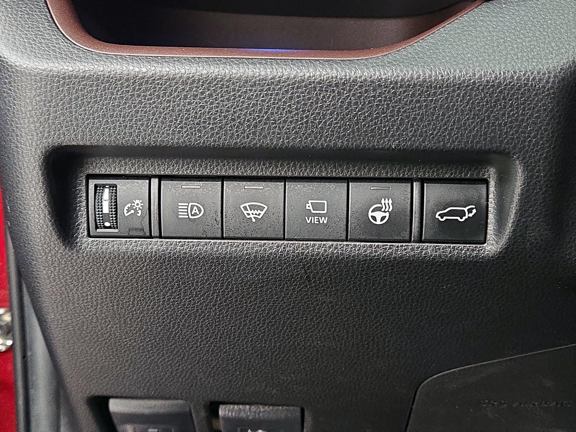 Thumbnail: 2021 Toyota RAV4 - 13