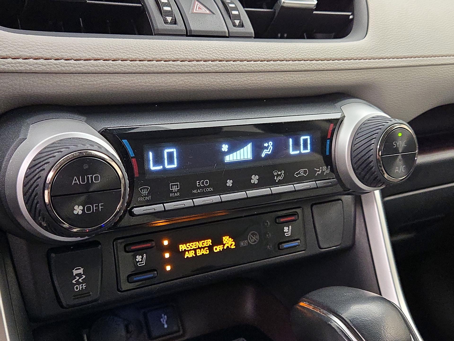 Thumbnail: 2021 Toyota RAV4 - 17