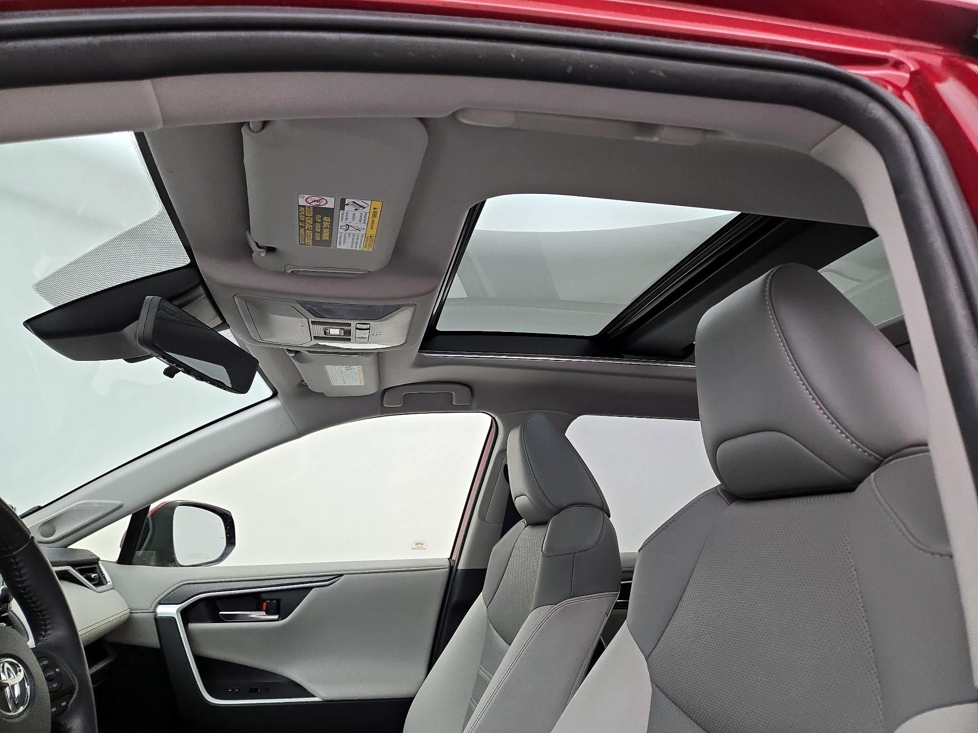 Thumbnail: 2021 Toyota RAV4 - 20