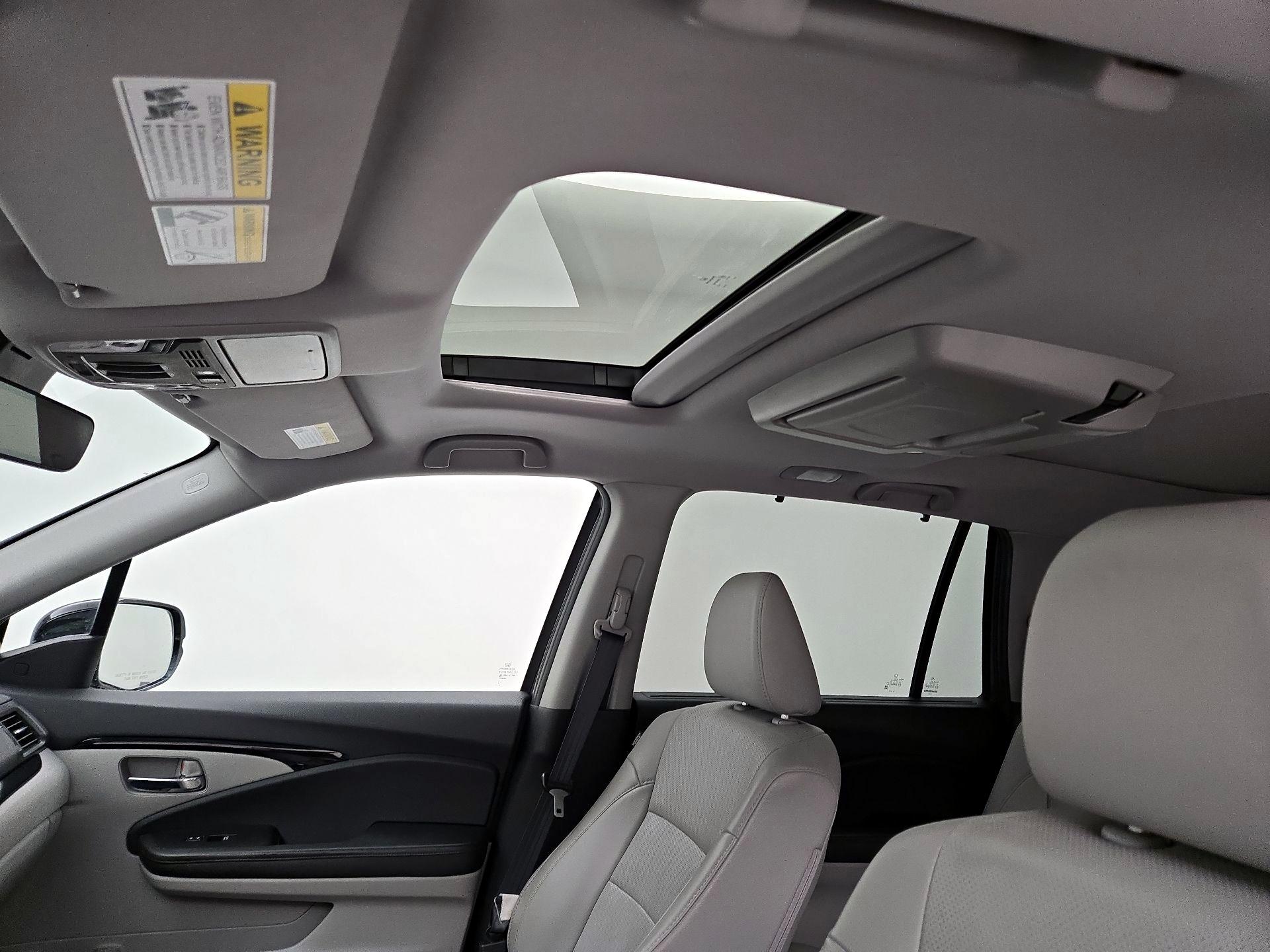Thumbnail: 2019 Honda Pilot - 20