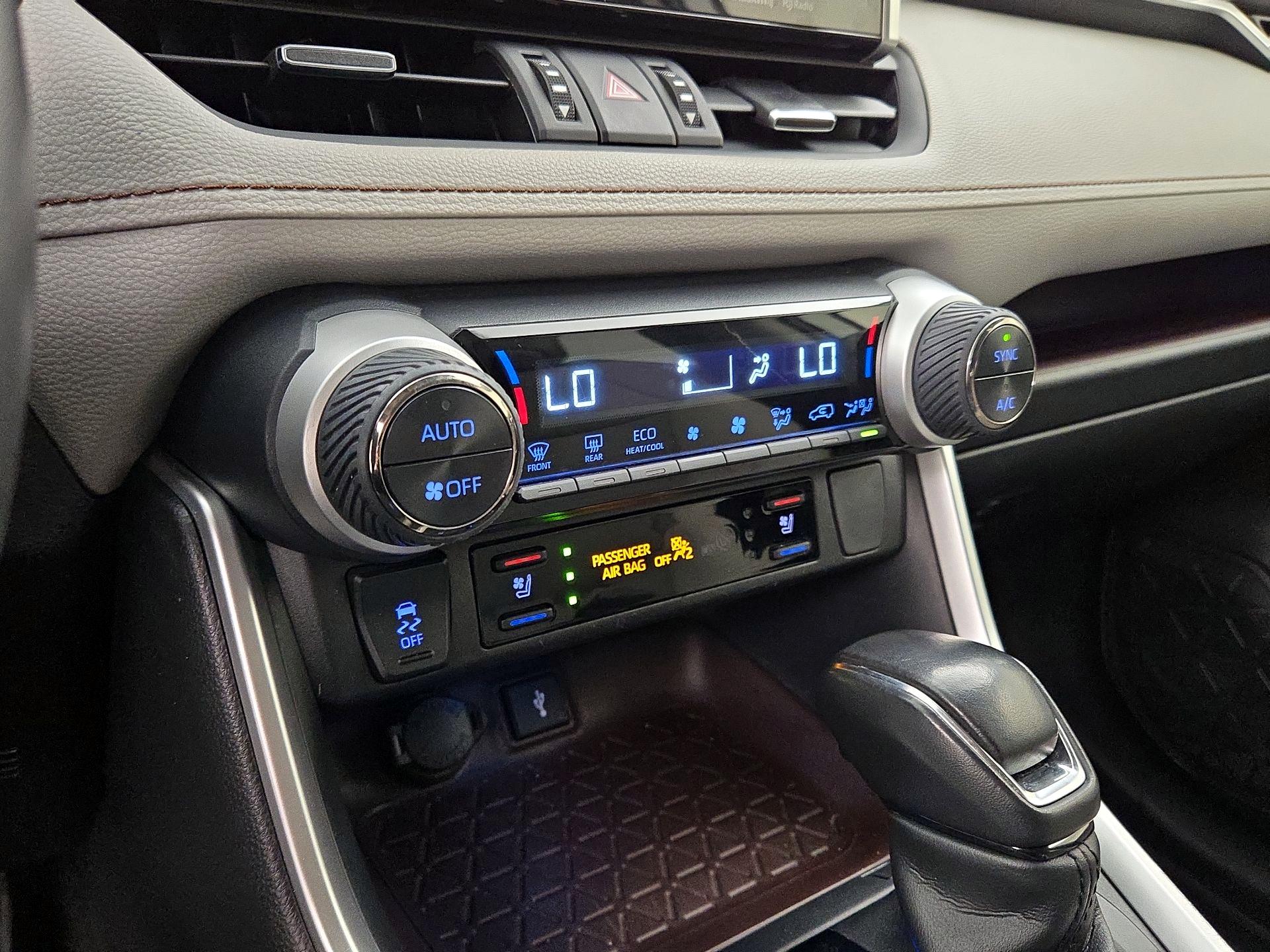 Thumbnail: 2022 Toyota RAV4 - 16