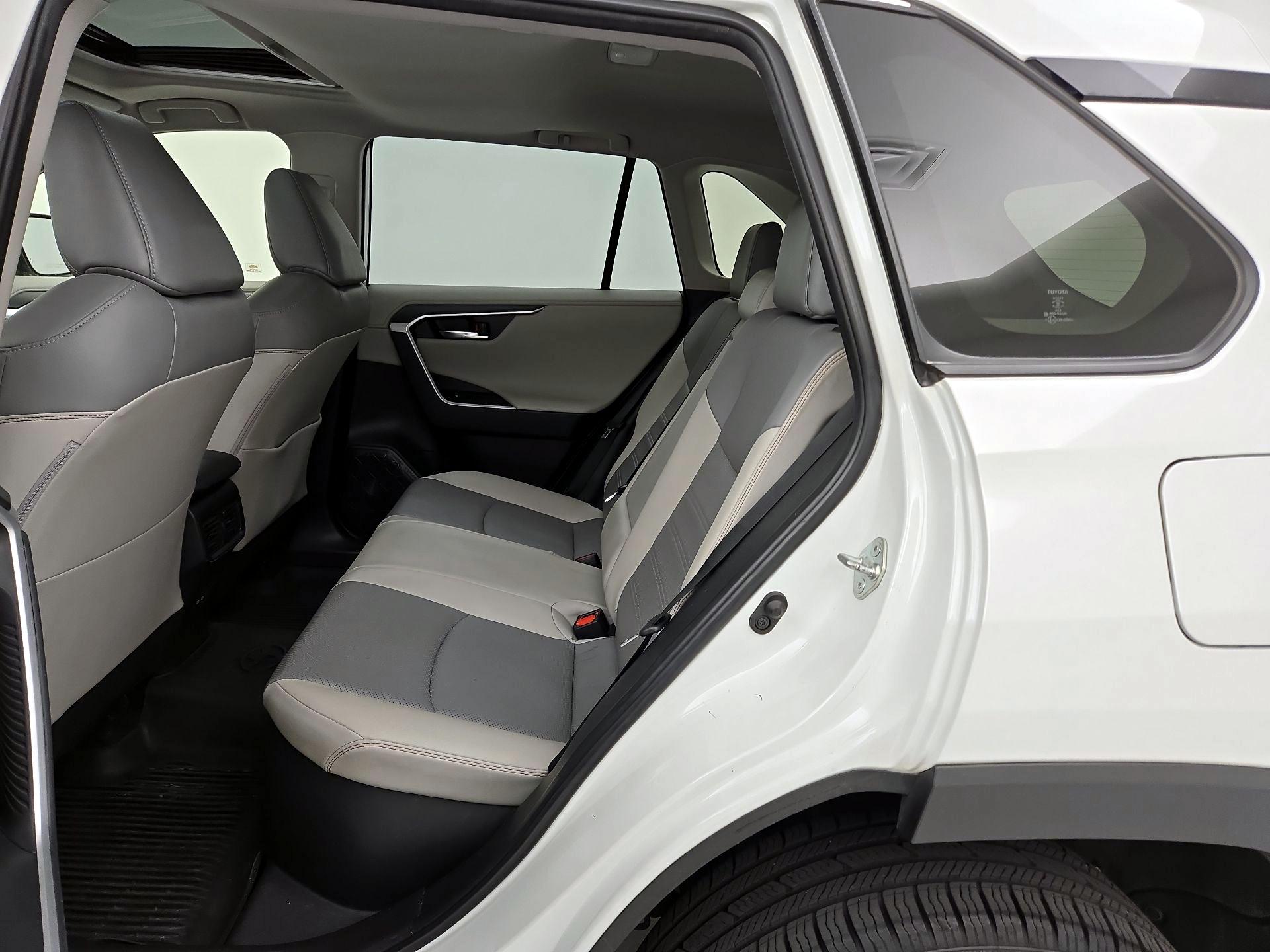 Thumbnail: 2022 Toyota RAV4 - 20