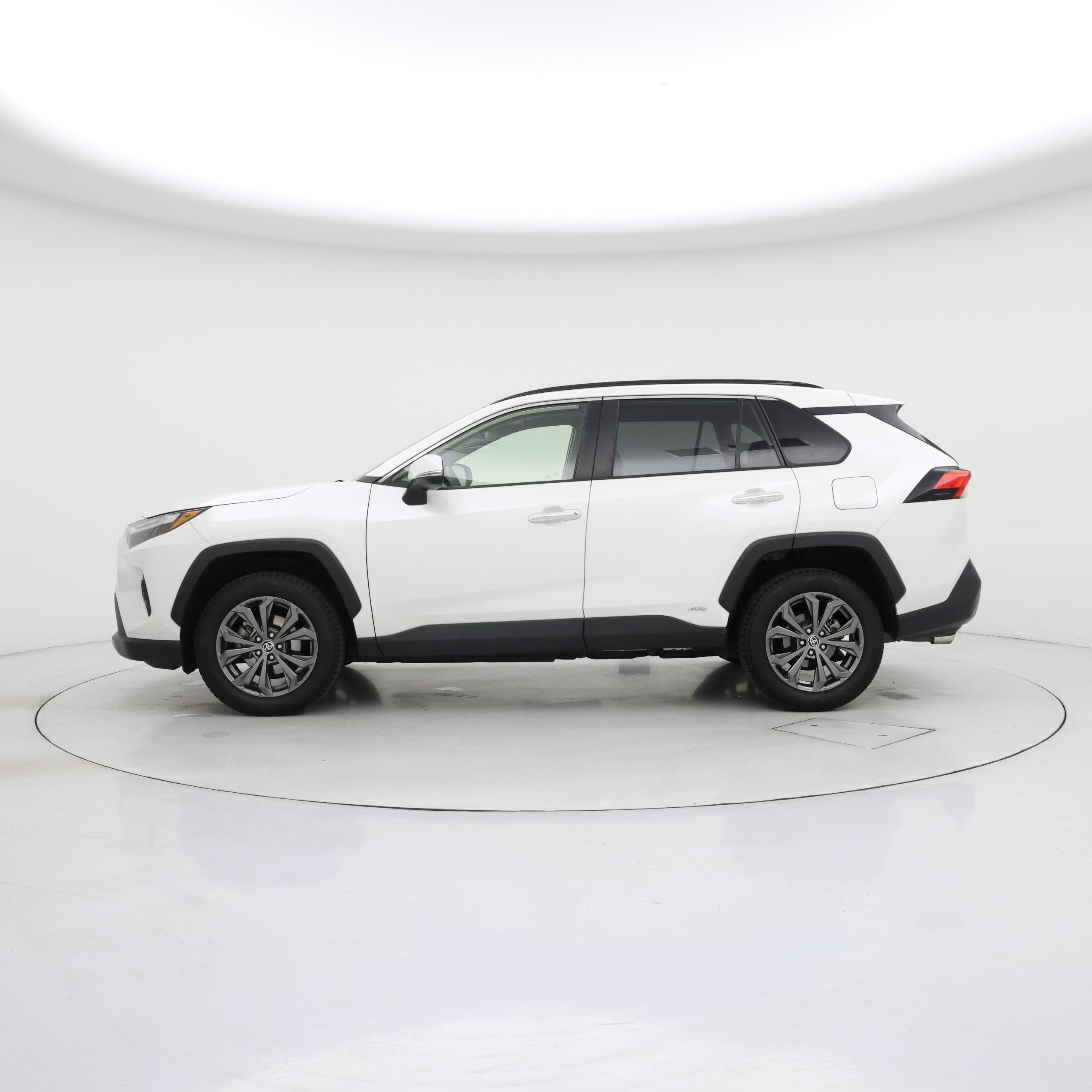 Thumbnail: 2022 Toyota RAV4 - 3