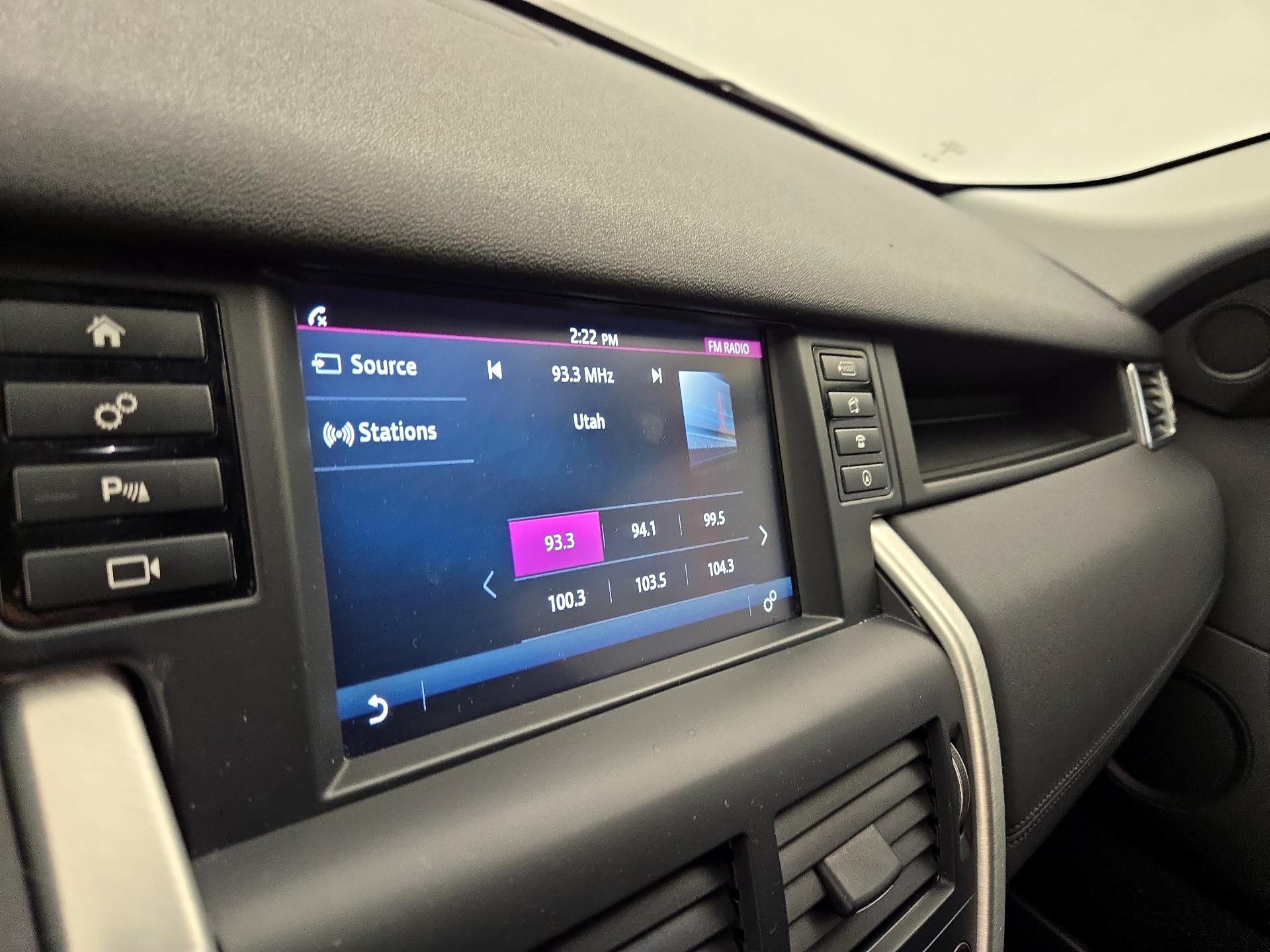 Thumbnail: 2018 Land Rover Discovery Sport - 15