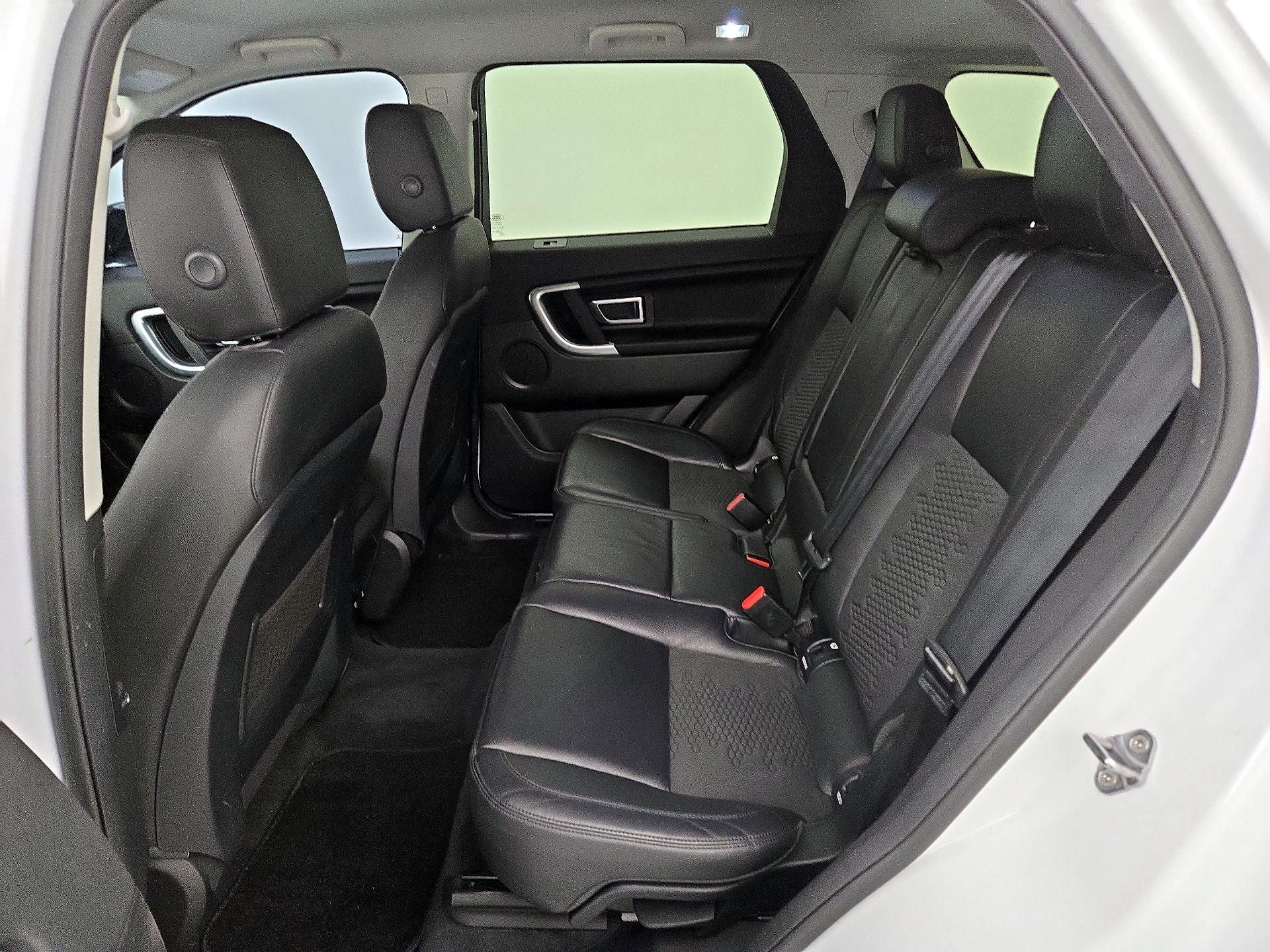 Thumbnail: 2018 Land Rover Discovery Sport - 19