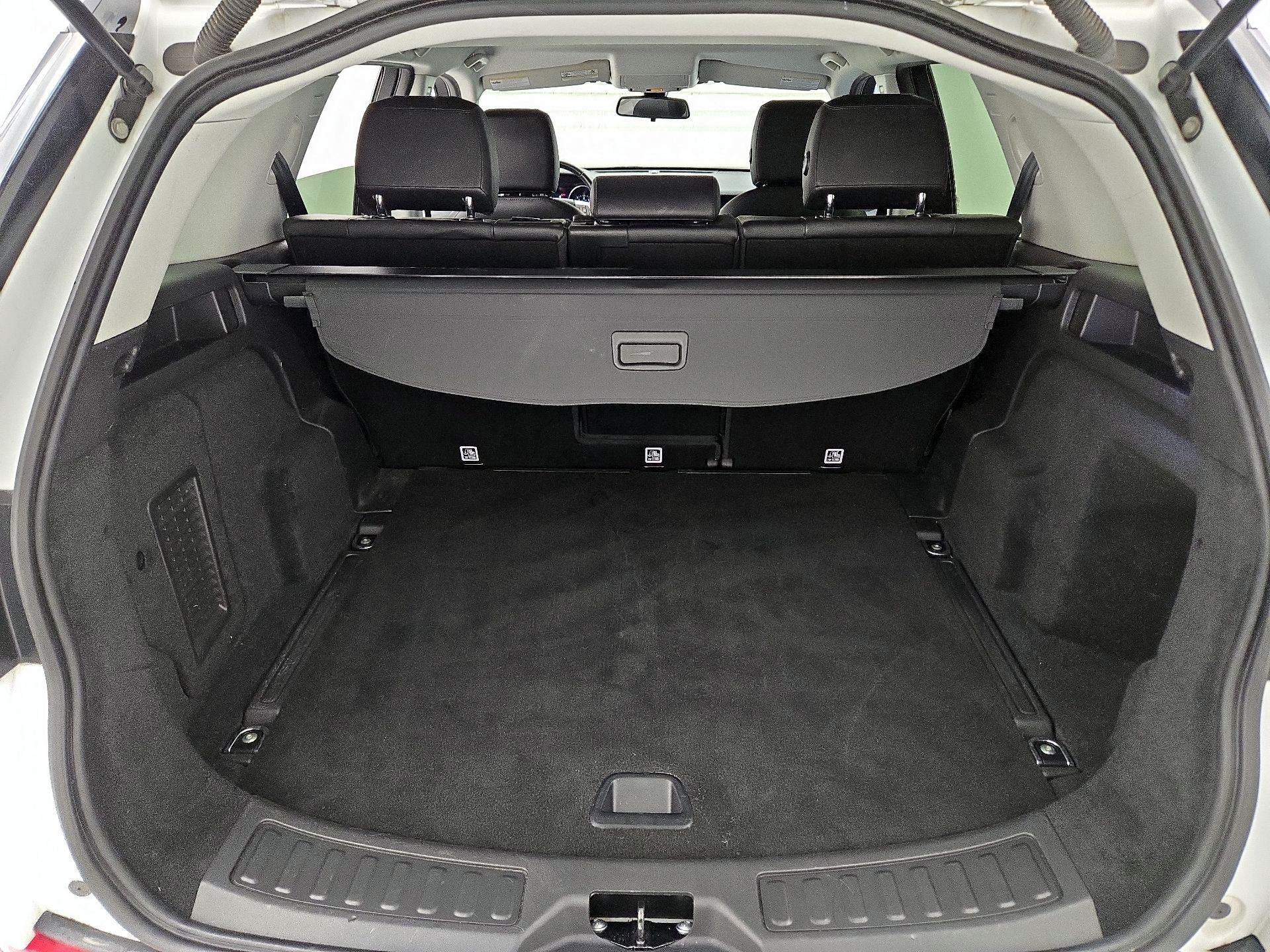 Thumbnail: 2018 Land Rover Discovery Sport - 20