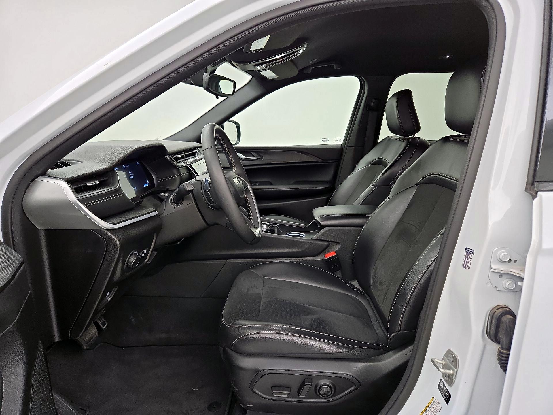 Thumbnail: 2024 Jeep Grand Cherokee L - 11