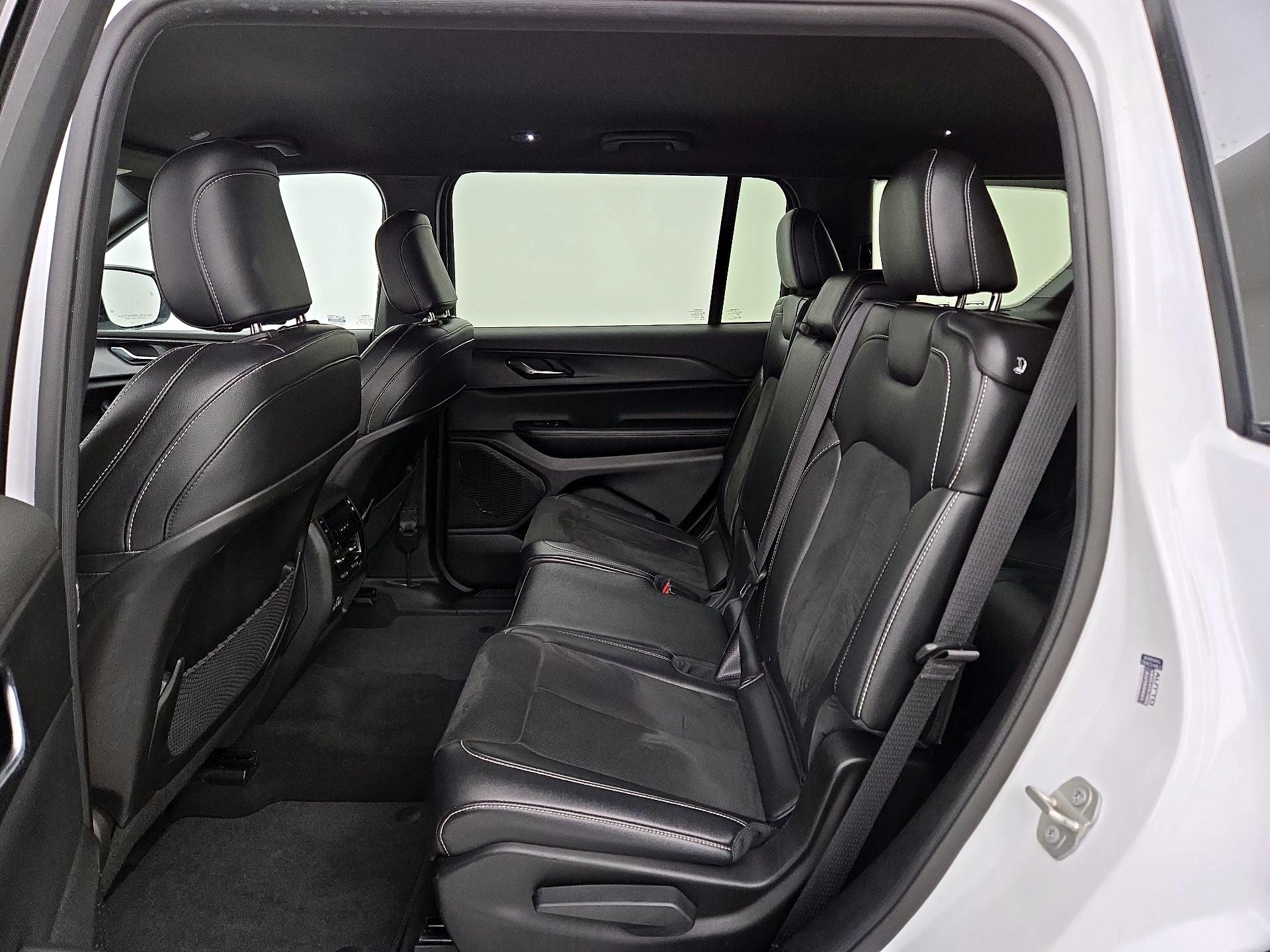 Thumbnail: 2024 Jeep Grand Cherokee L - 19