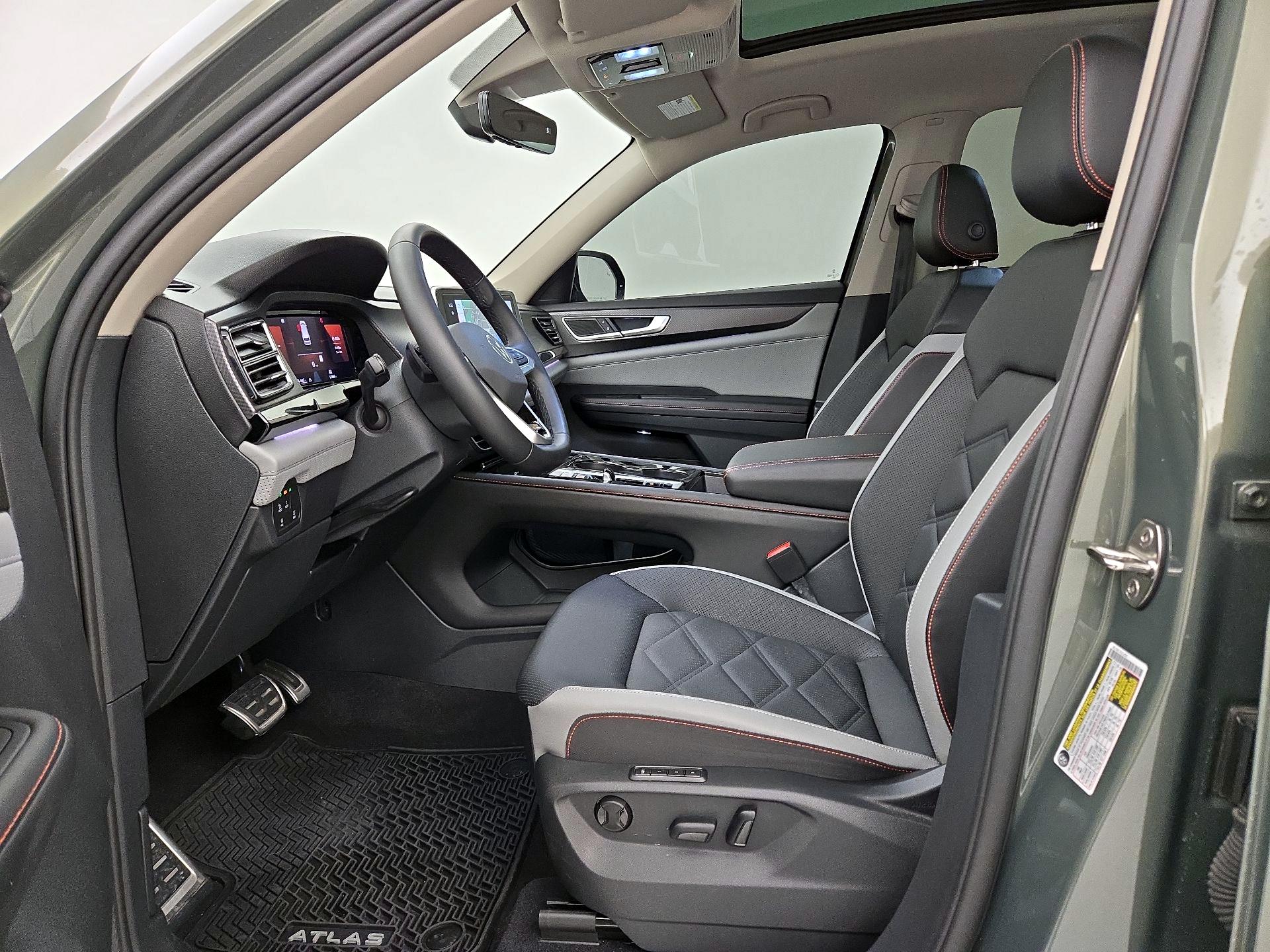 Thumbnail: 2024 Volkswagen Atlas - 11