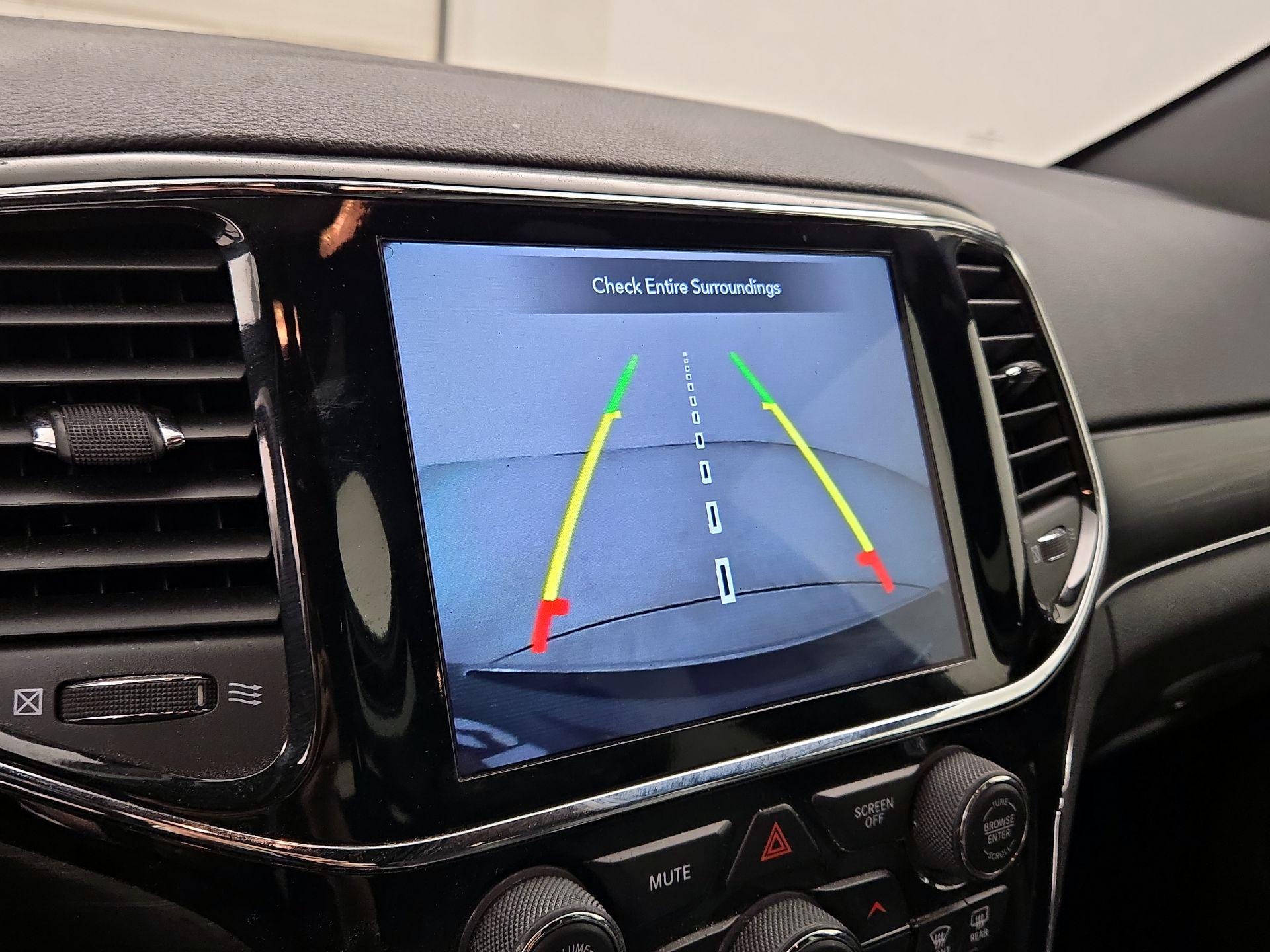 Thumbnail: 2020 Jeep Grand Cherokee - 15