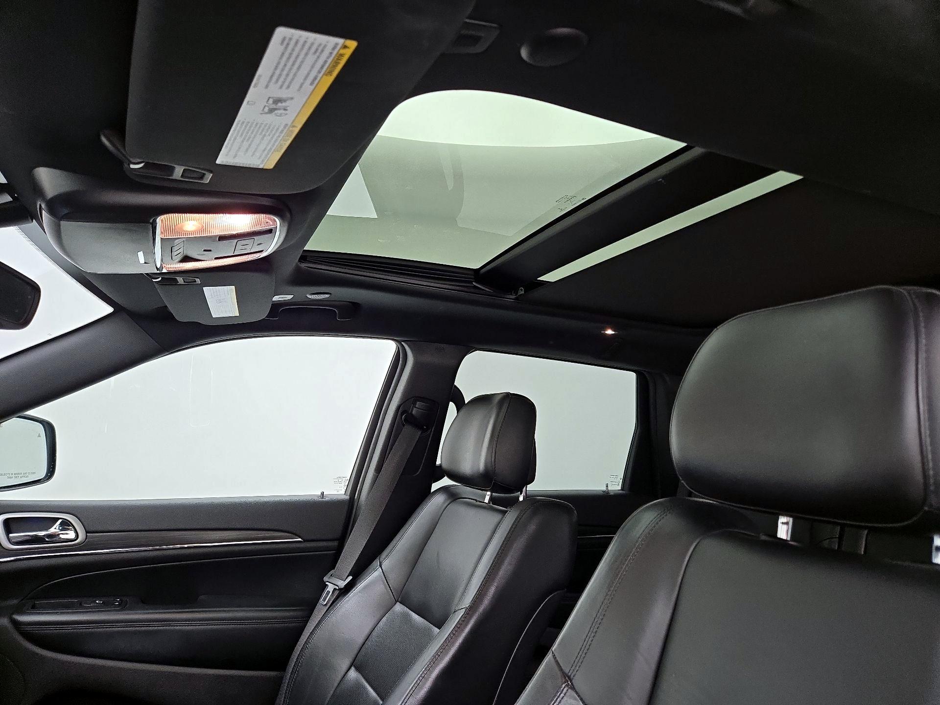 Thumbnail: 2020 Jeep Grand Cherokee - 20