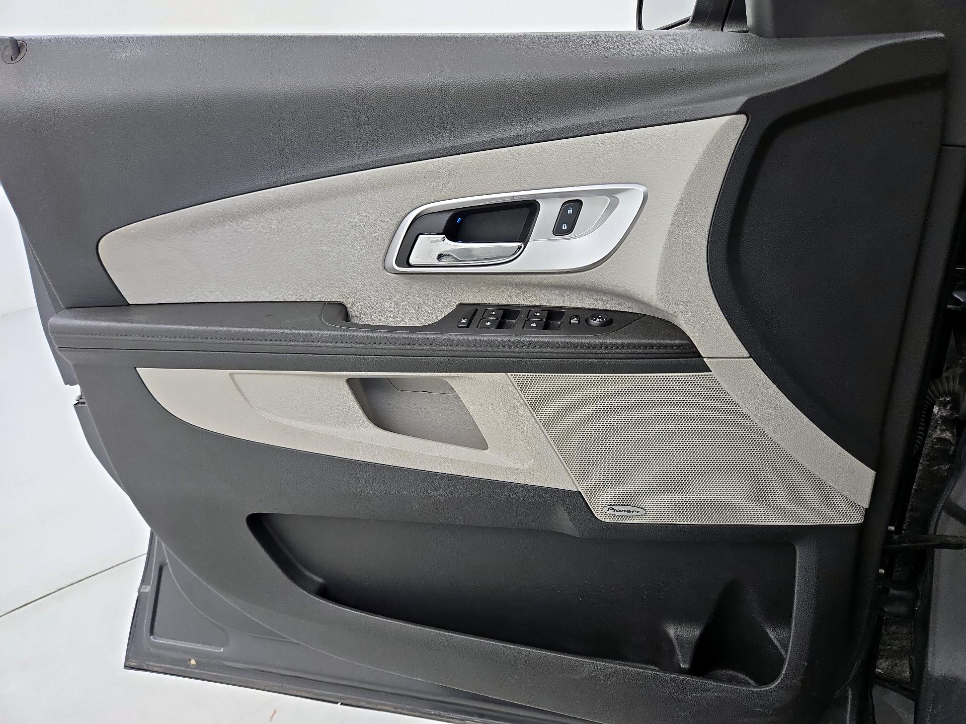 Thumbnail: 2017 Chevrolet Equinox - 12