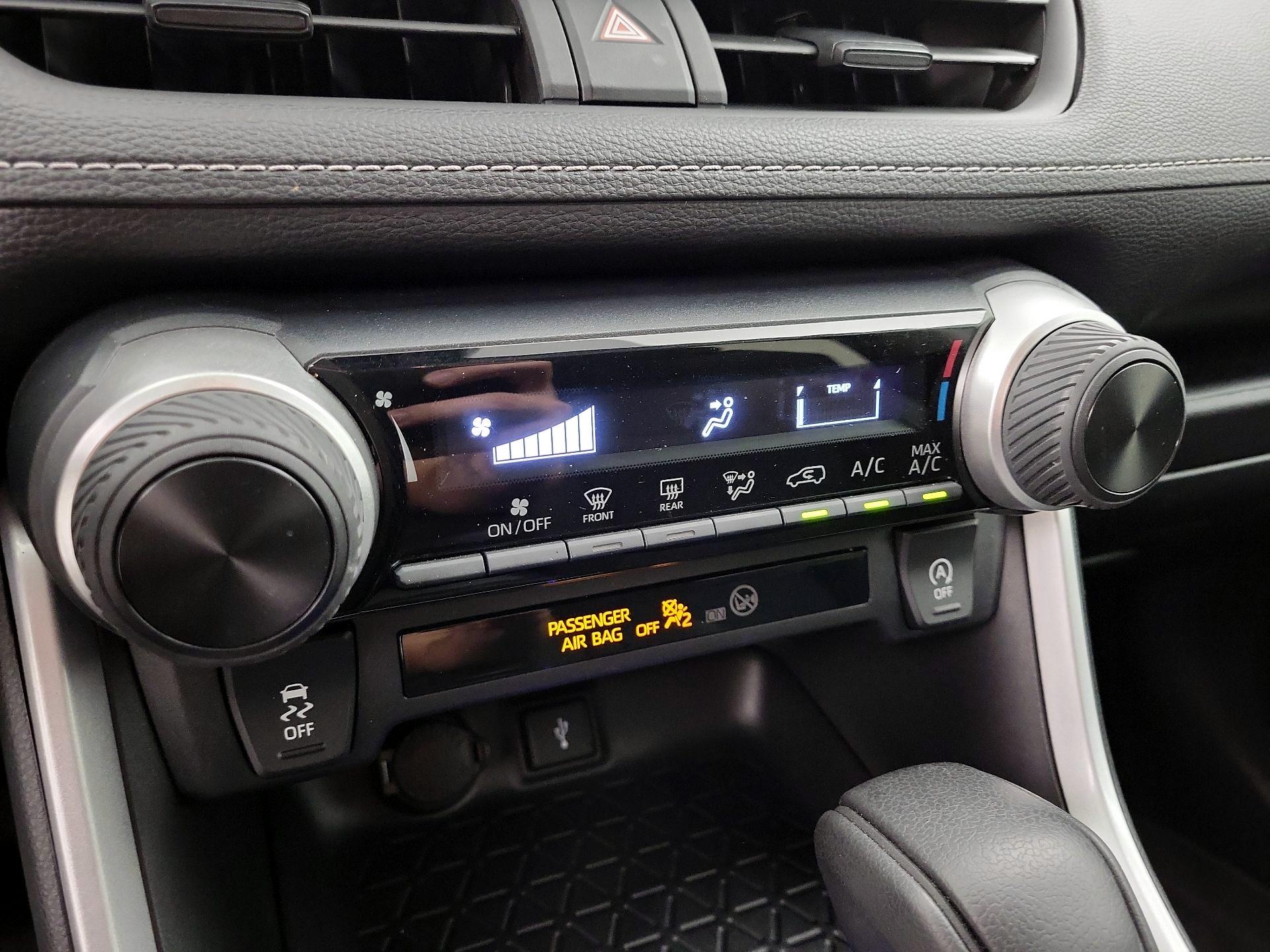 Thumbnail: 2021 Toyota RAV4 - 16