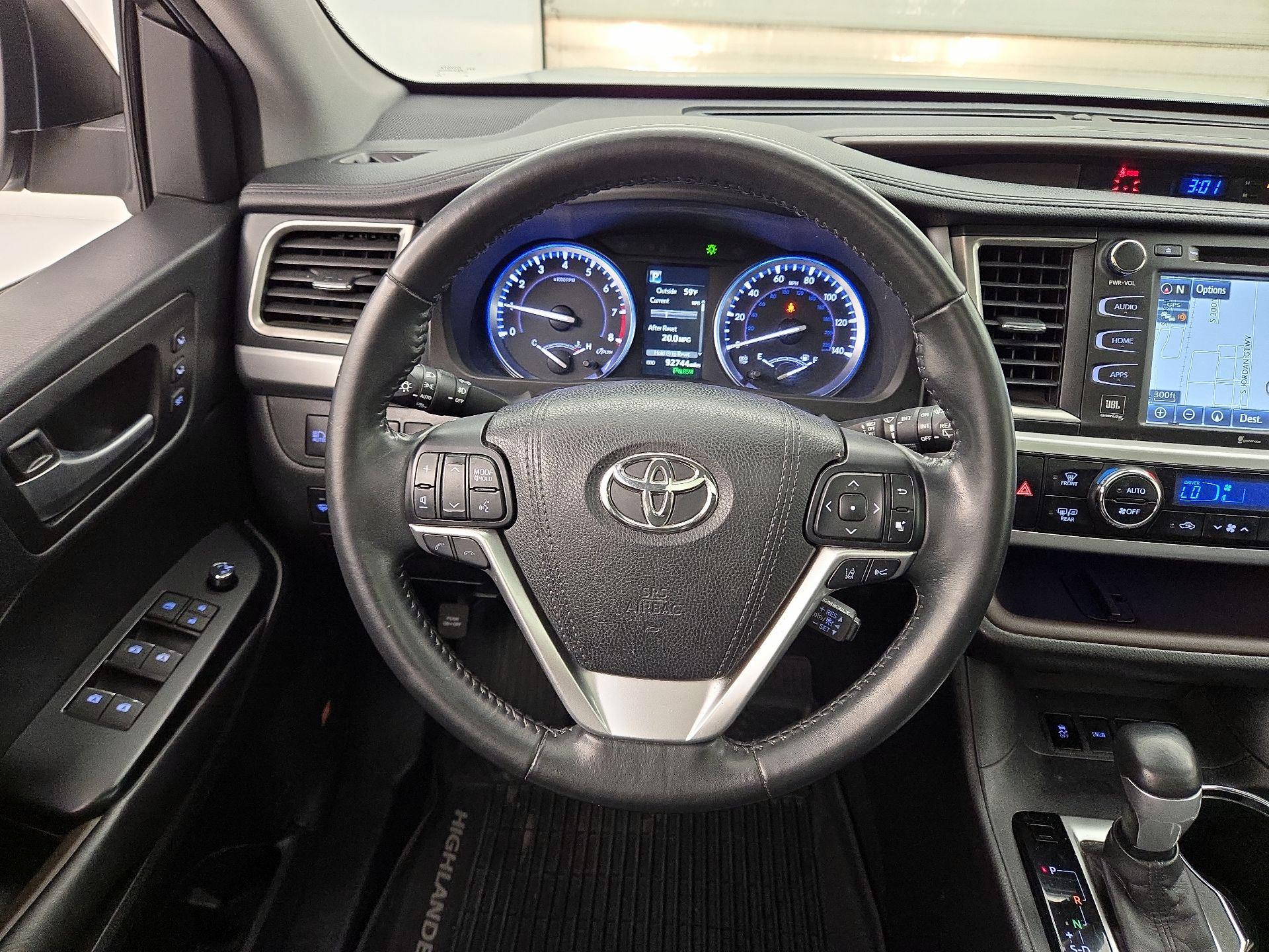 Thumbnail: 2017 Toyota Highlander - 10