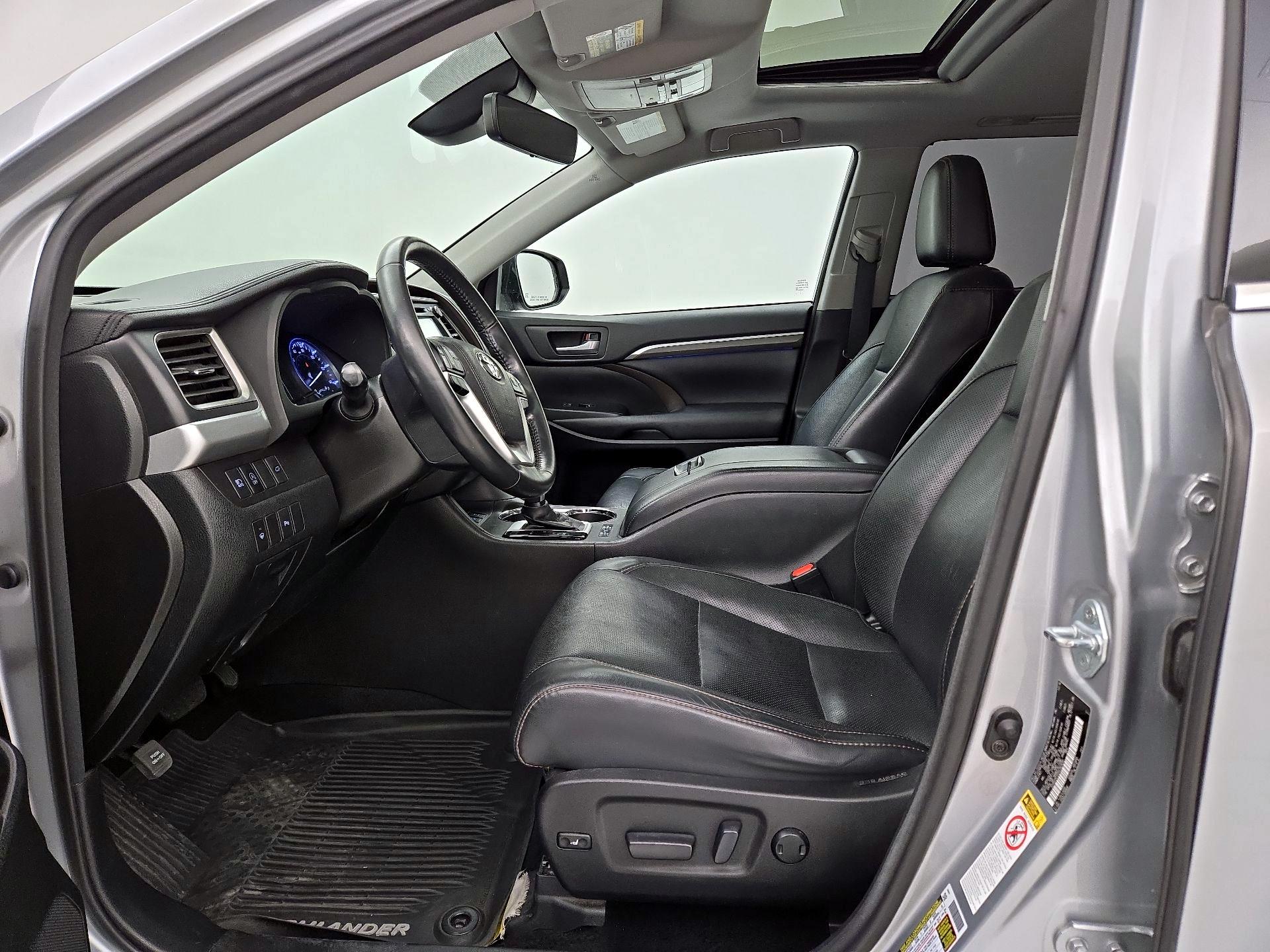 Thumbnail: 2017 Toyota Highlander - 11