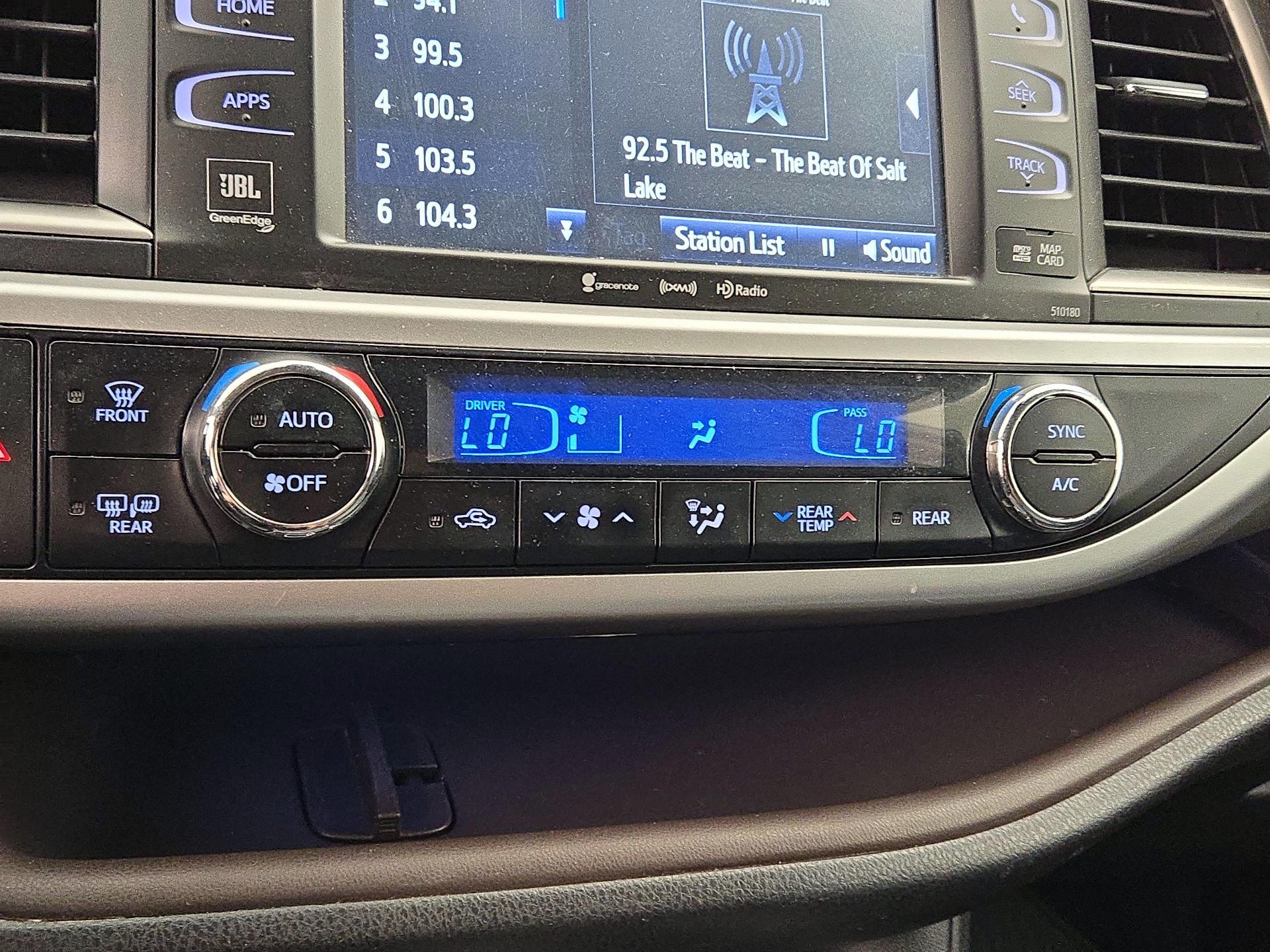 Thumbnail: 2017 Toyota Highlander - 17