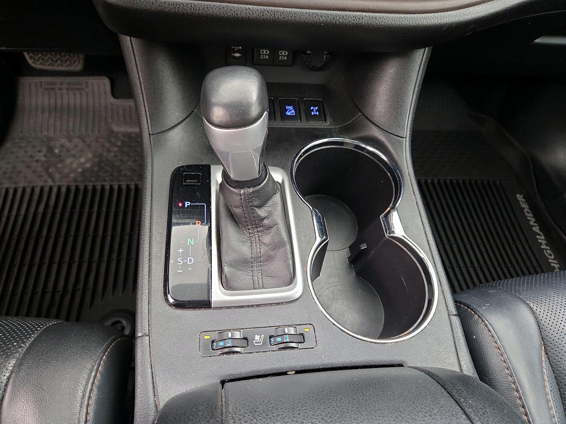 Thumbnail: 2017 Toyota Highlander - 18