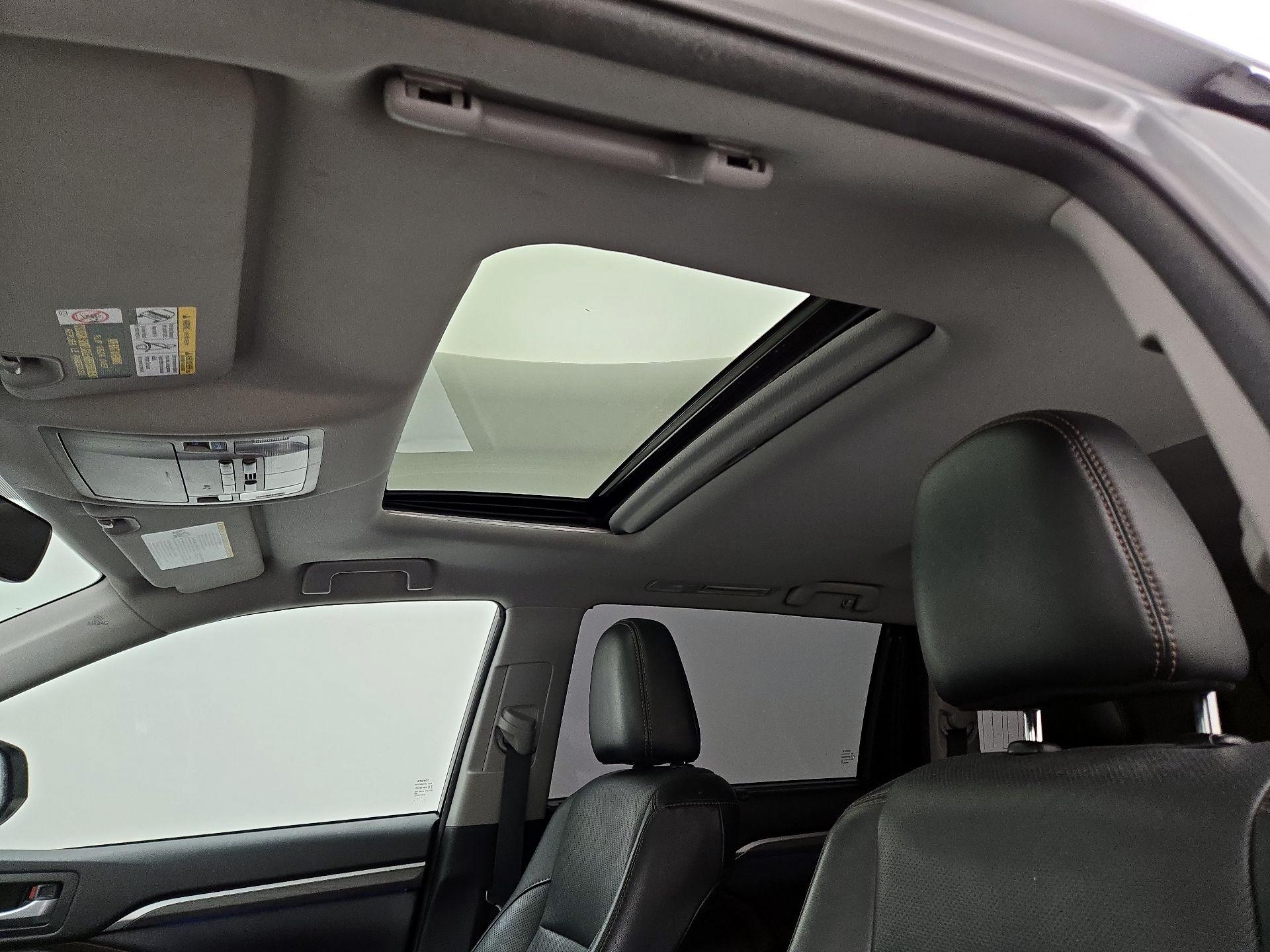 Thumbnail: 2017 Toyota Highlander - 20