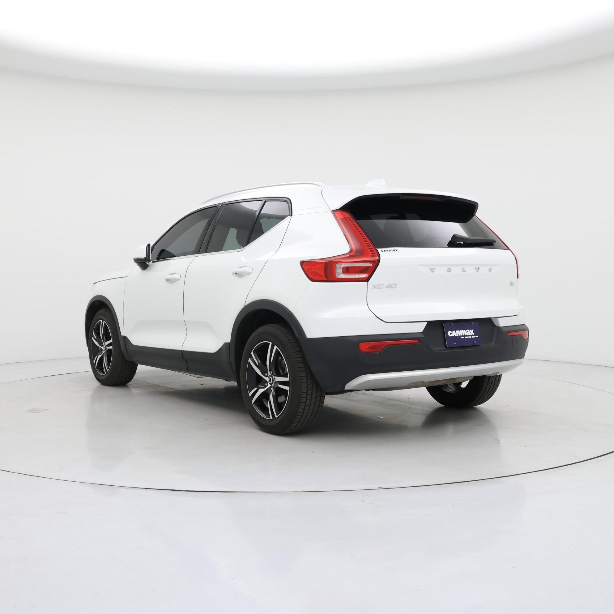 Thumbnail: 2023 Volvo XC40 - 2