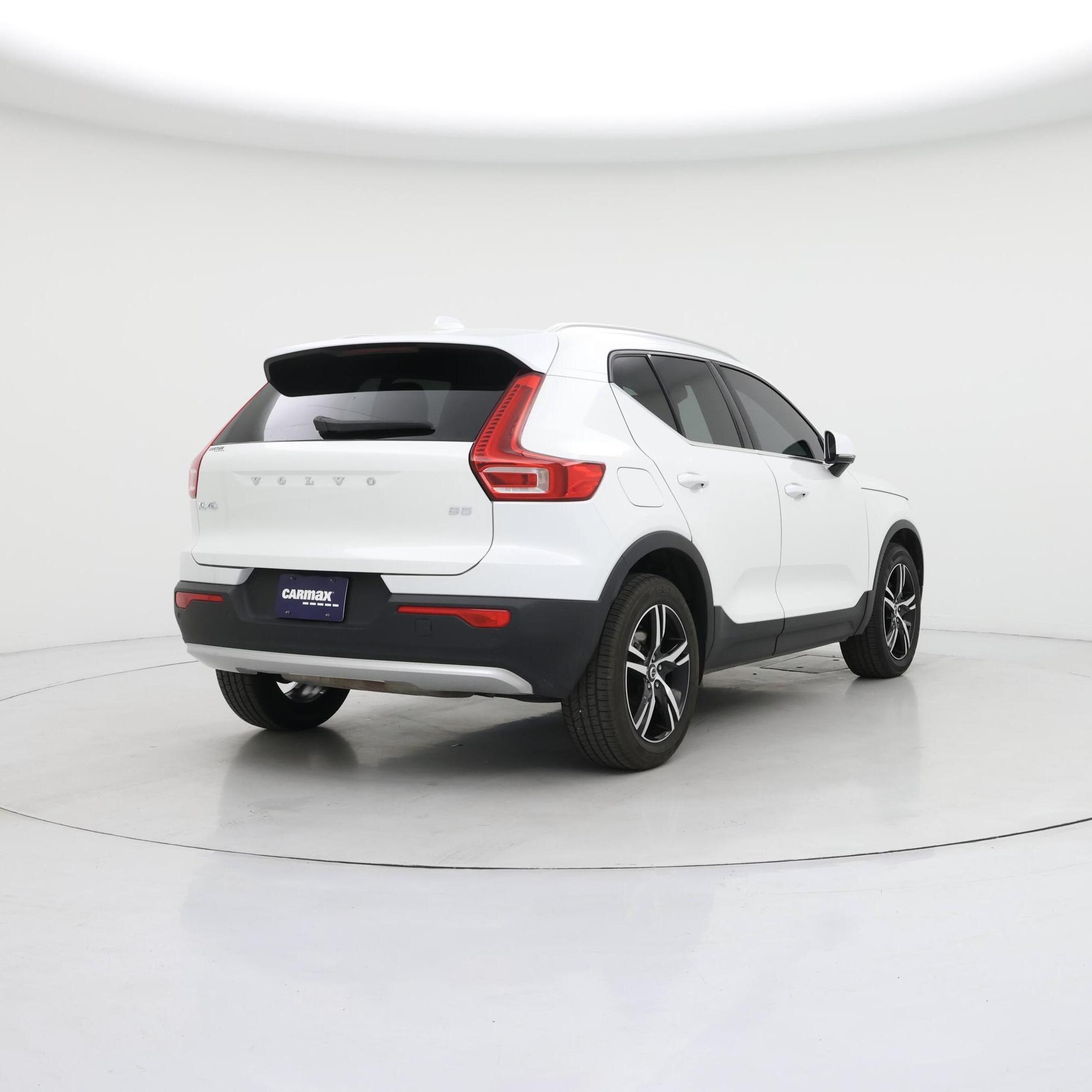 Thumbnail: 2023 Volvo XC40 - 8
