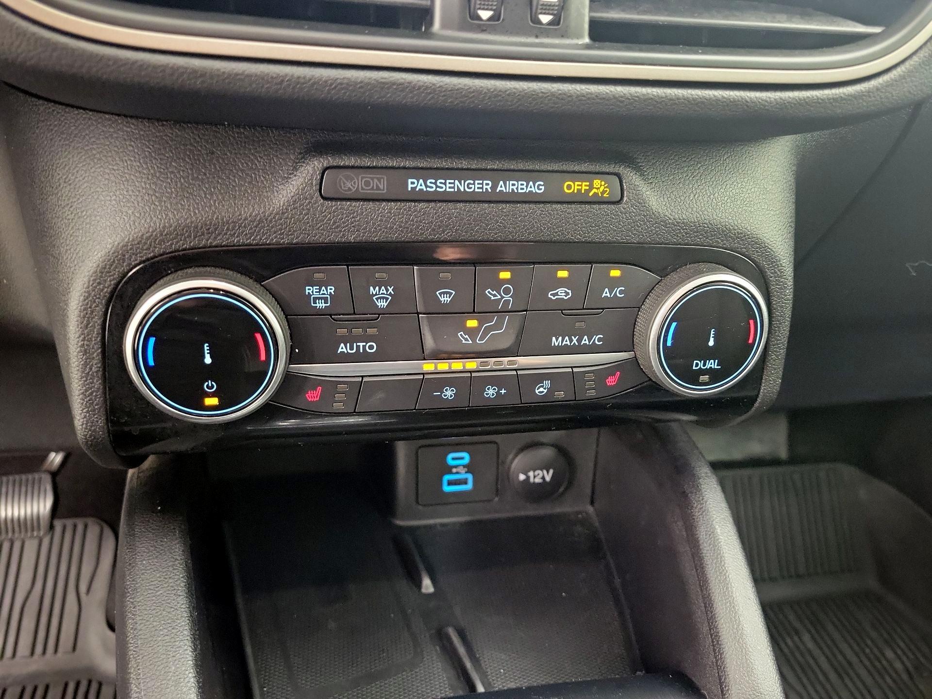 Thumbnail: 2022 Ford Escape - 16