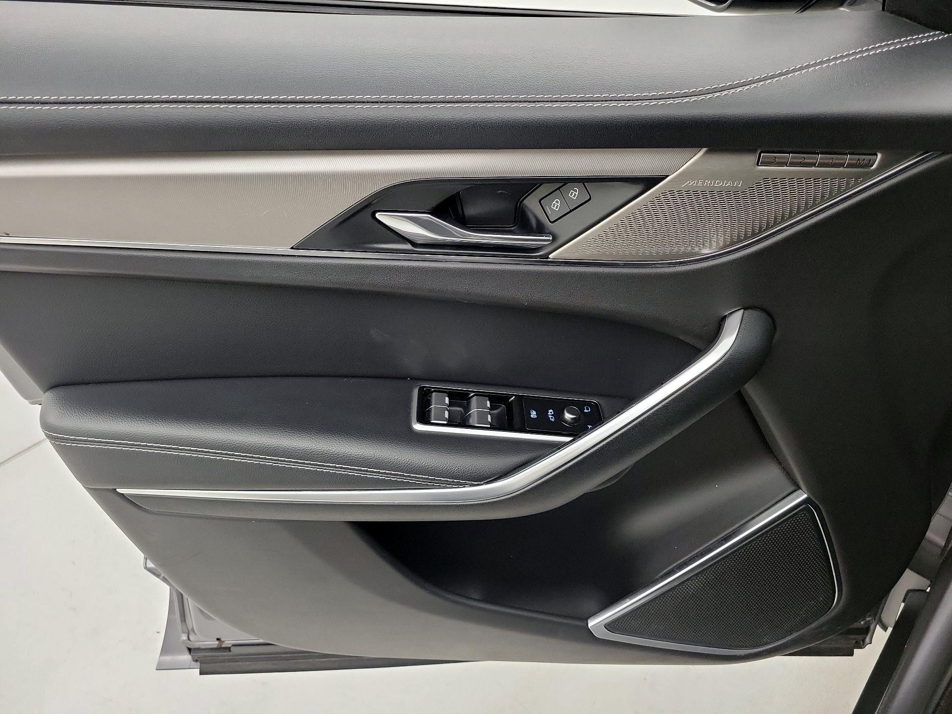 Thumbnail: 2024 Jaguar F-Pace - 12