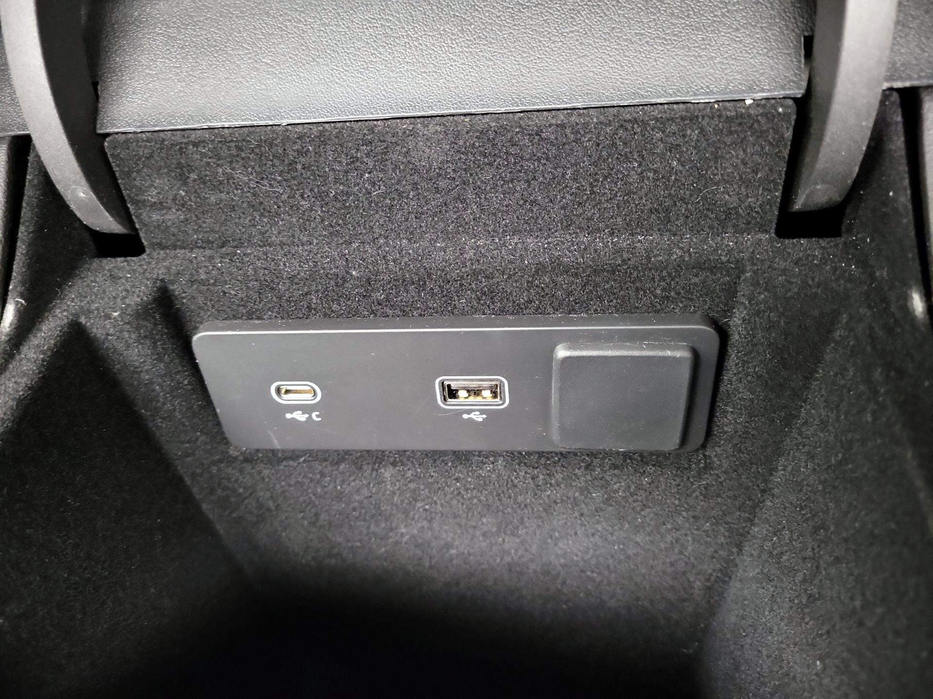 Thumbnail: 2024 Jaguar F-Pace - 19