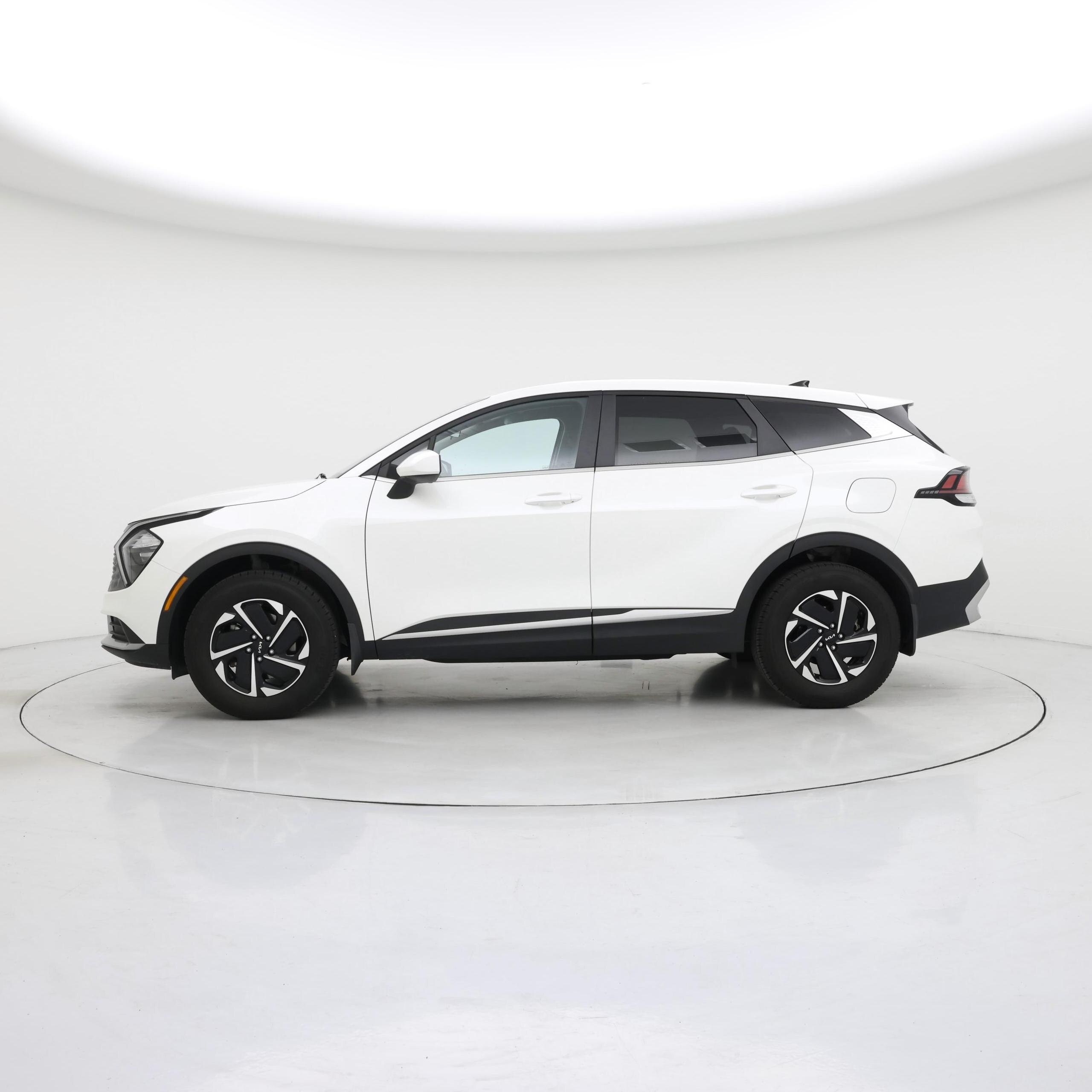 Thumbnail: 2023 Kia Sportage - 3