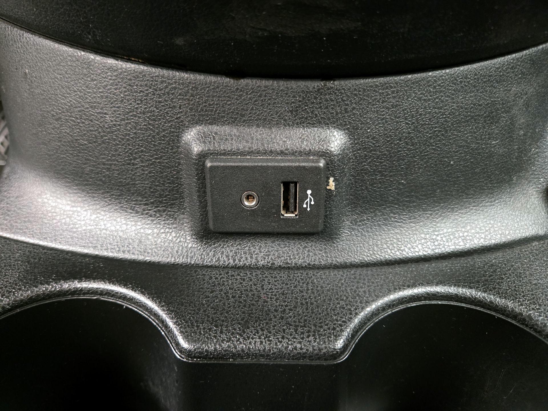 Thumbnail: 2017 Nissan Versa Note - 18