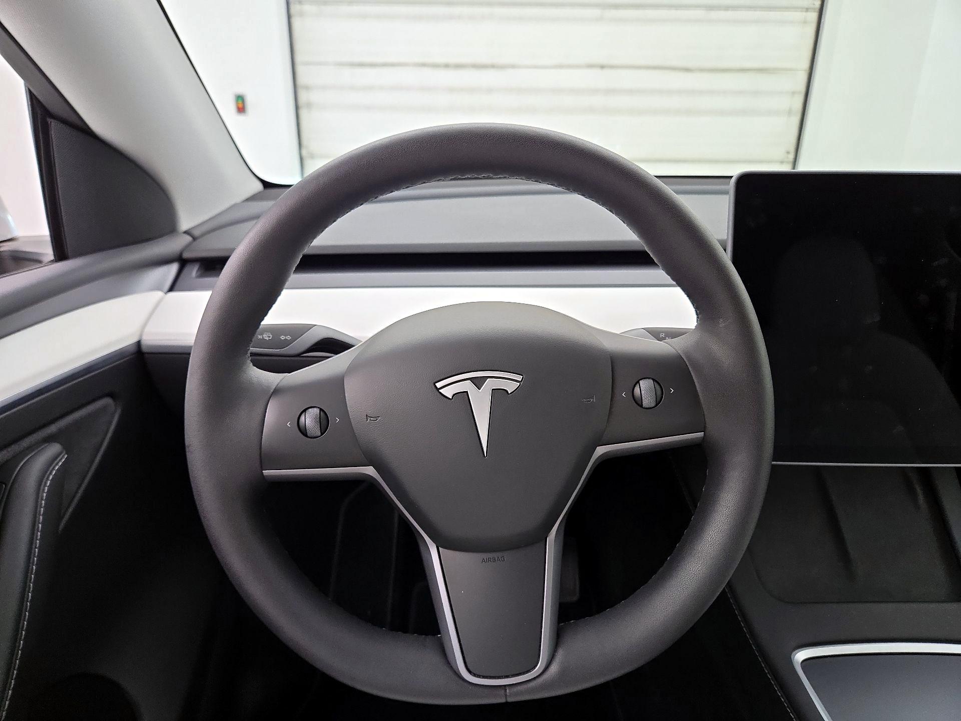 Thumbnail: 2023 Tesla Model Y - 10