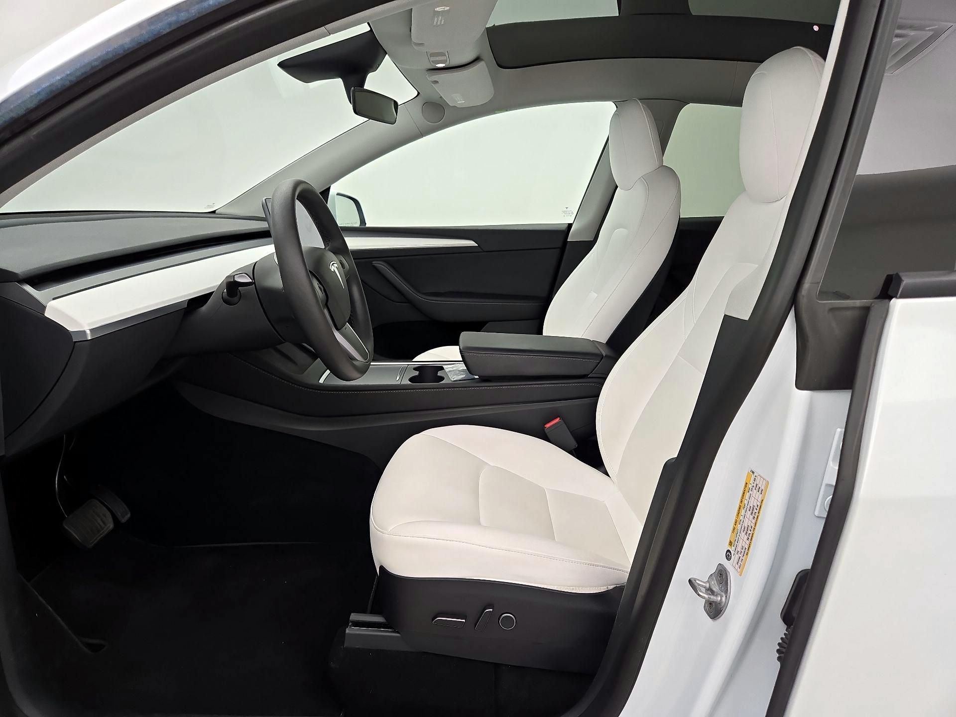 Thumbnail: 2023 Tesla Model Y - 11