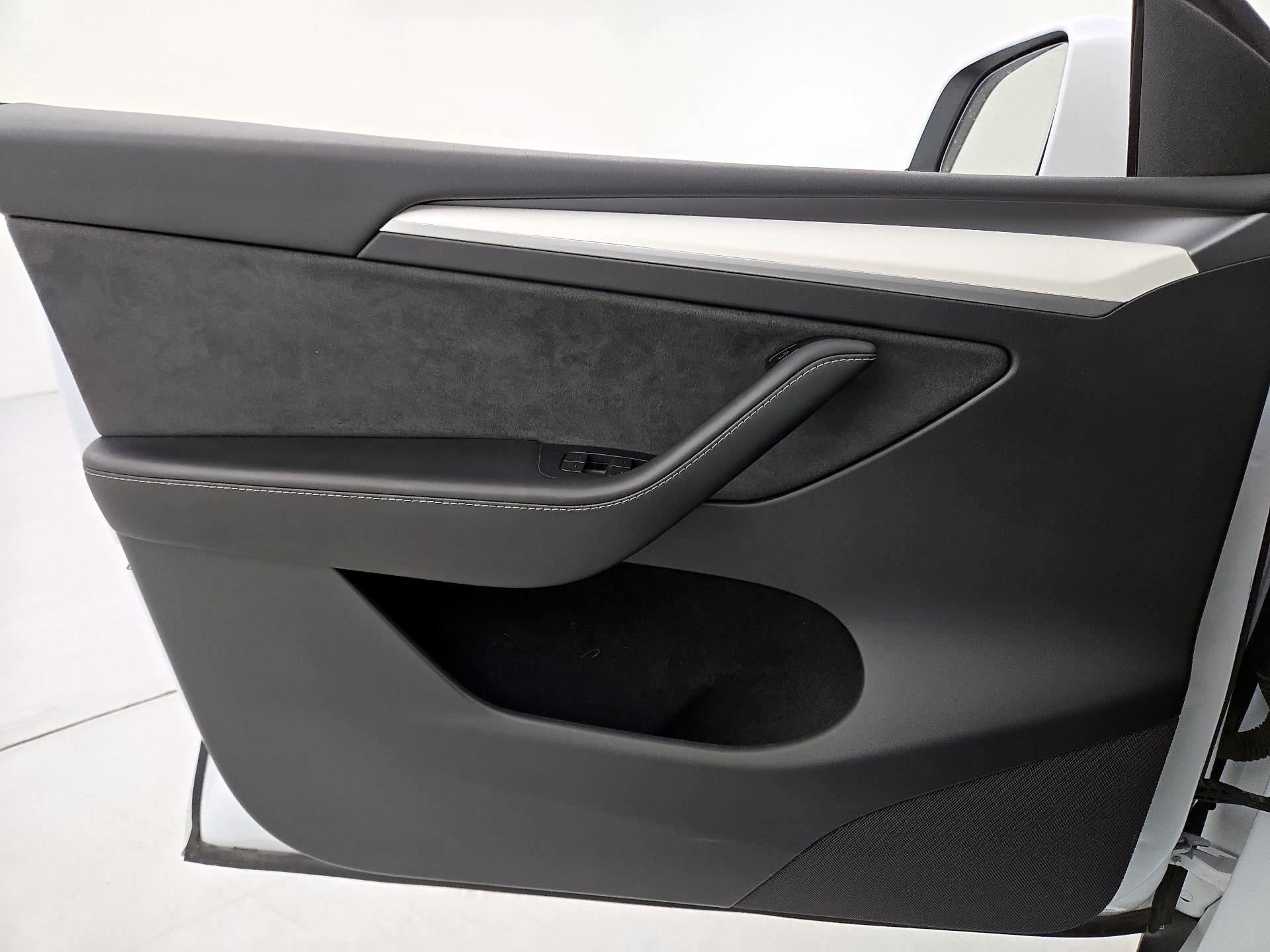 Thumbnail: 2023 Tesla Model Y - 12