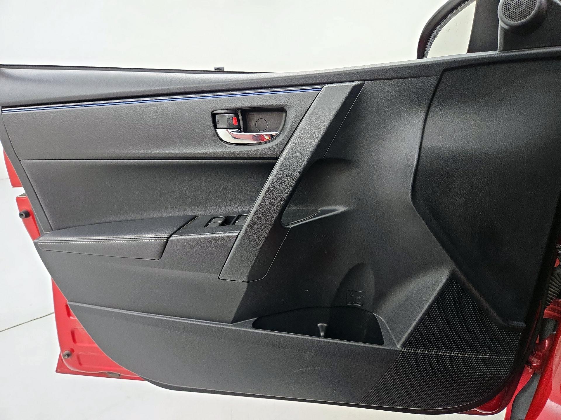 Thumbnail: 2017 Toyota Corolla - 12