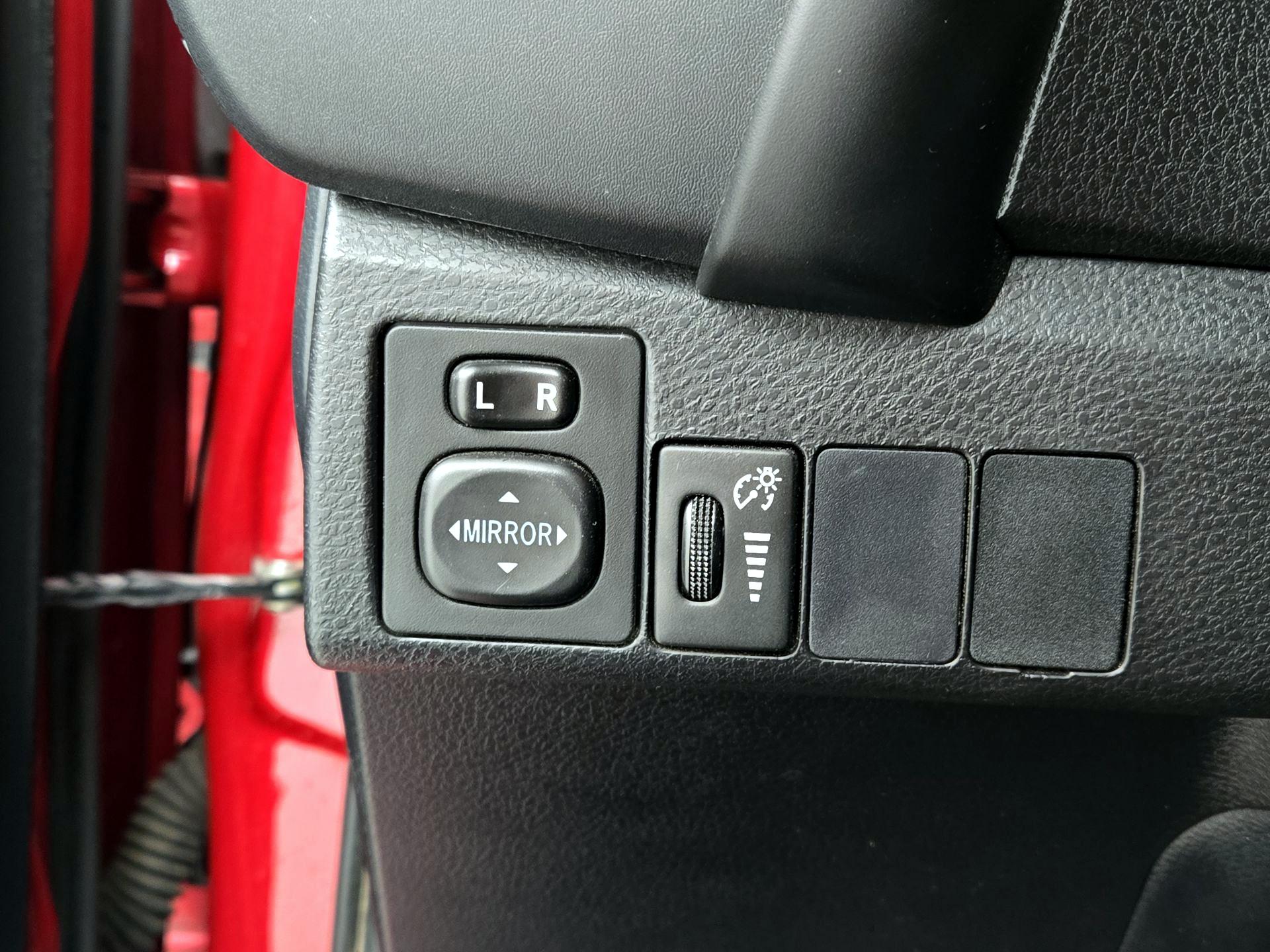 Thumbnail: 2017 Toyota Corolla - 13