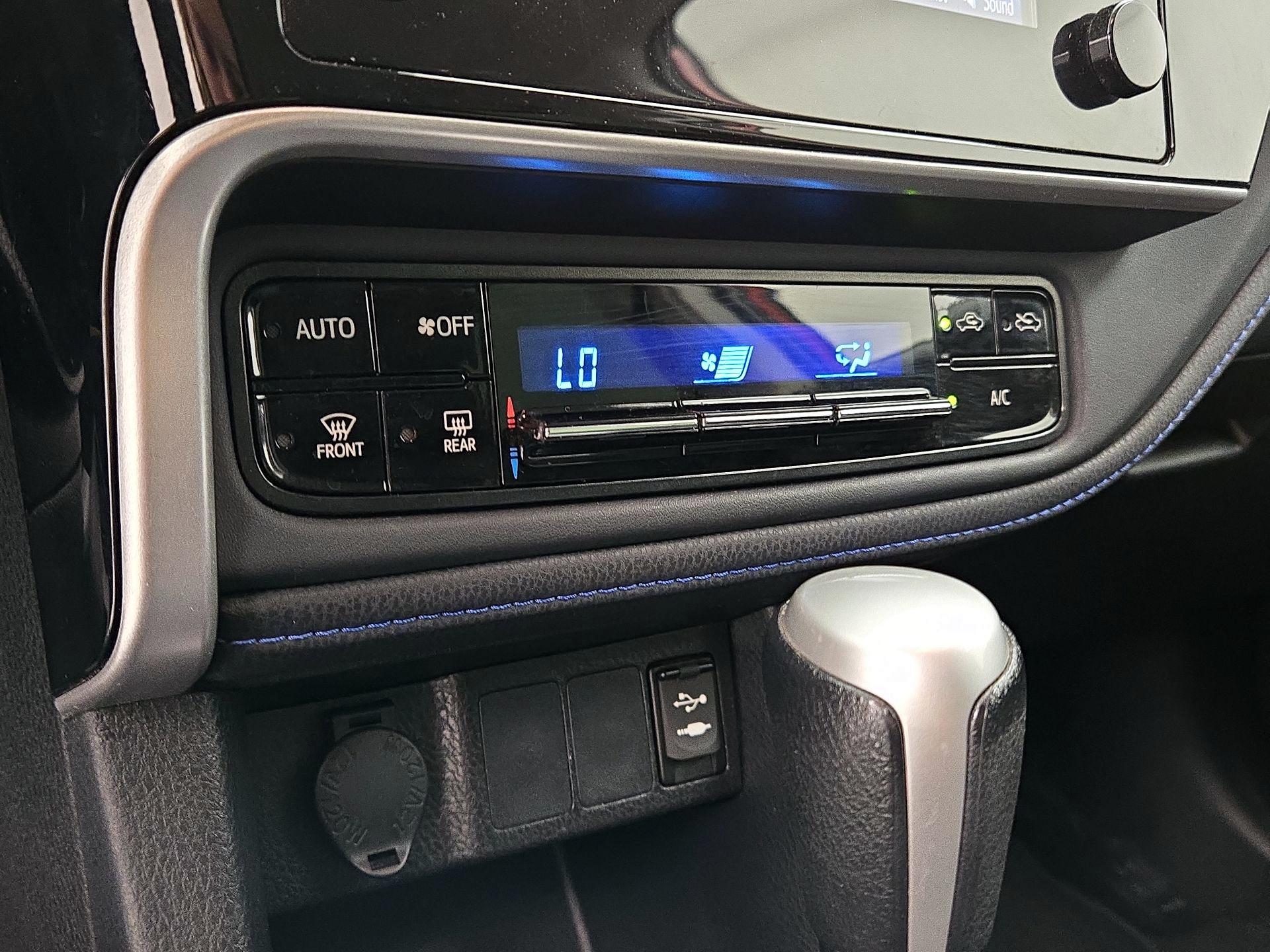 Thumbnail: 2017 Toyota Corolla - 16