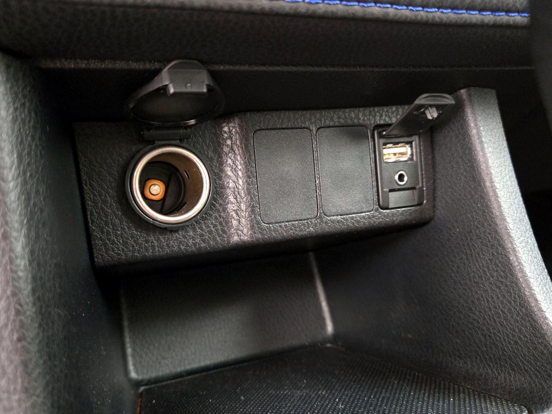 Thumbnail: 2017 Toyota Corolla - 18