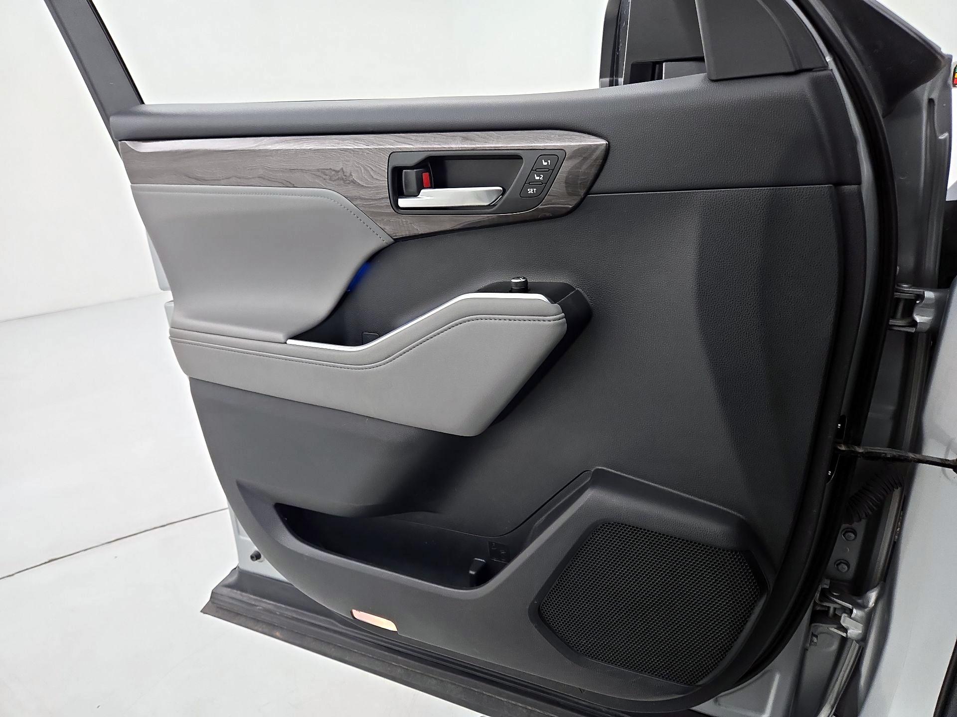 Thumbnail: 2021 Toyota Highlander - 12