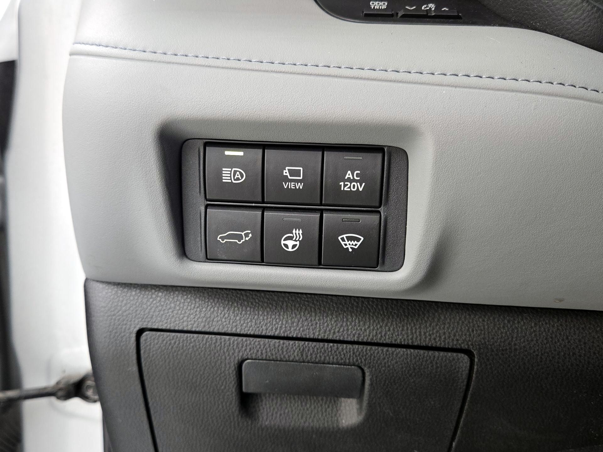 Thumbnail: 2021 Toyota Highlander - 13