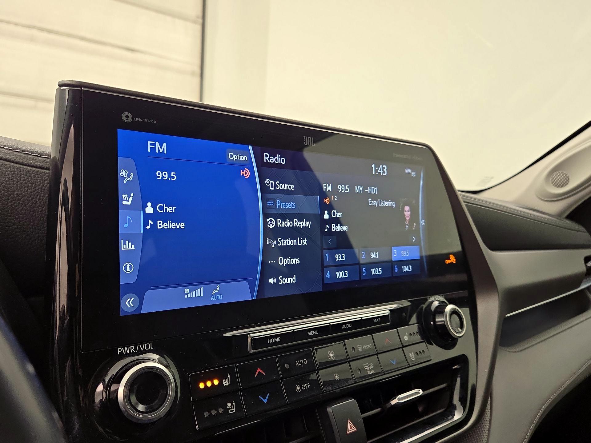 Thumbnail: 2021 Toyota Highlander - 16